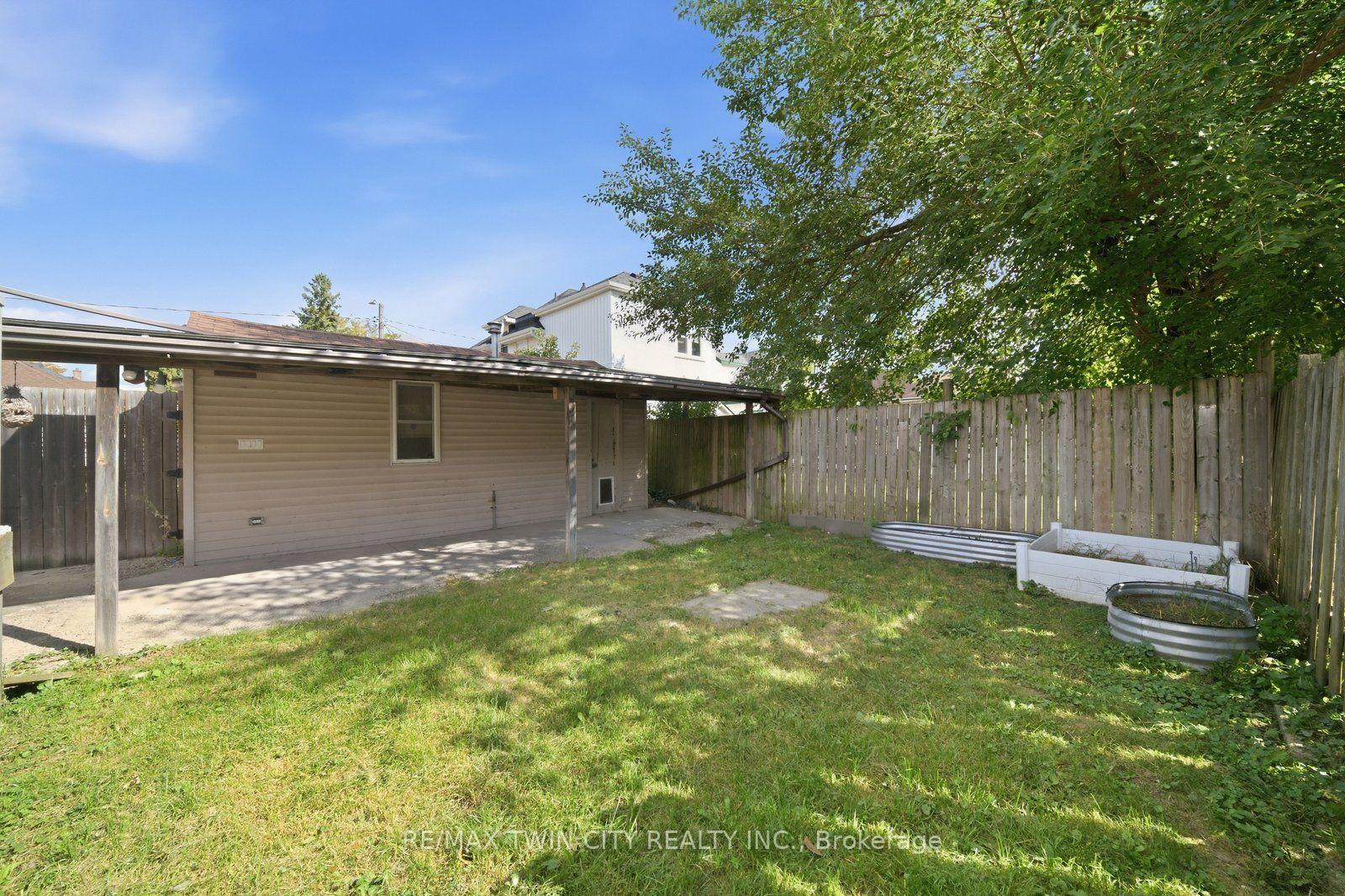 Photo 32 of 146 Superior Street, Brantford, Eagle Place East — HOMEH