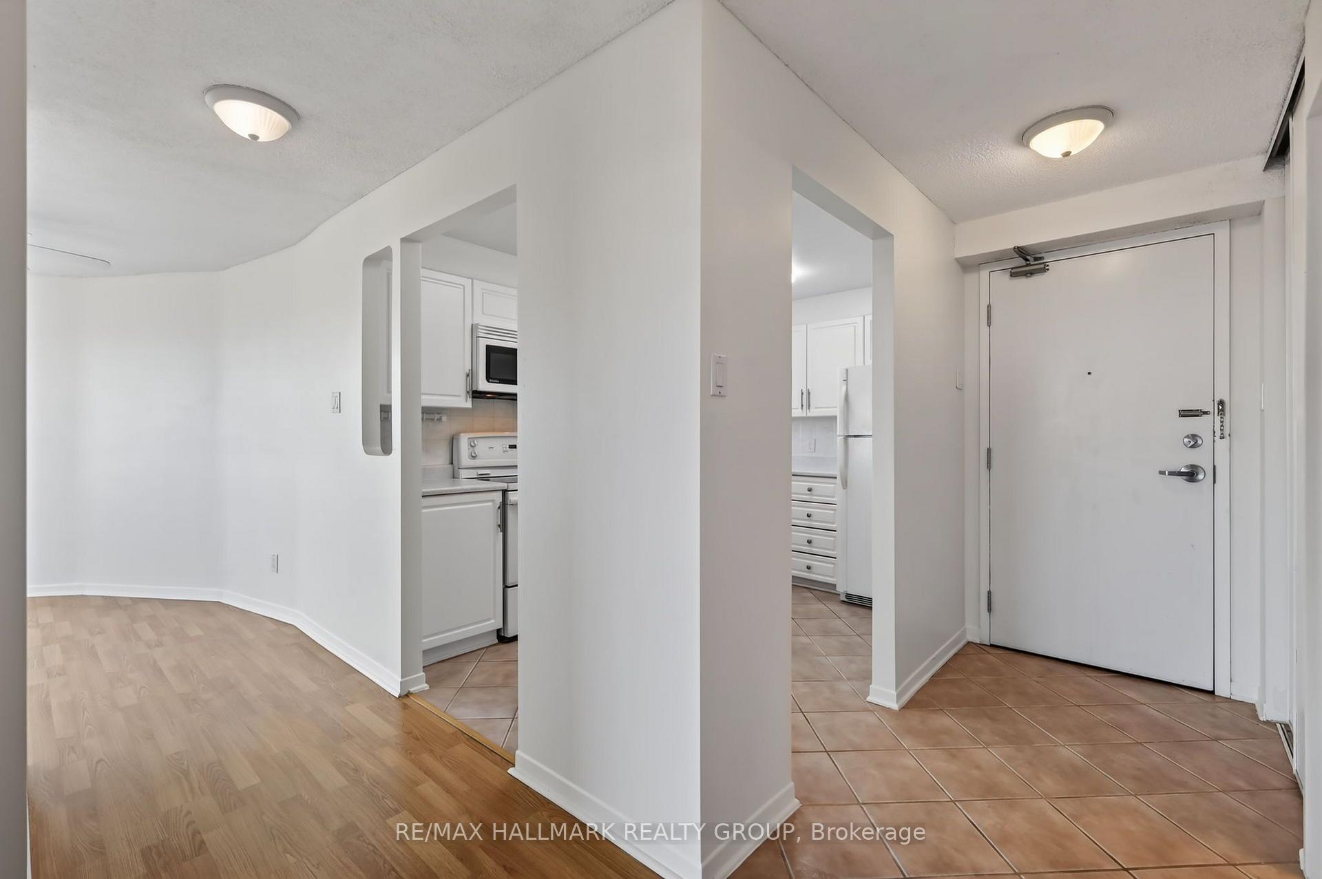 Photo 4 of Unit 701, 1440 Heron Road, Ottawa, Heron Gate — HOMEH