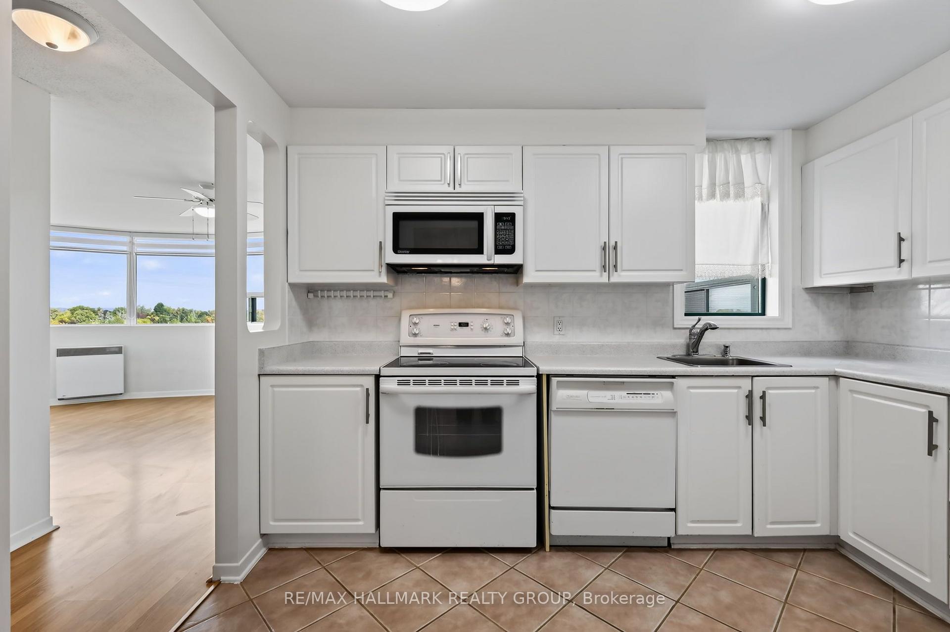 Photo 7 of Unit 701, 1440 Heron Road, Ottawa, Heron Gate — HOMEH