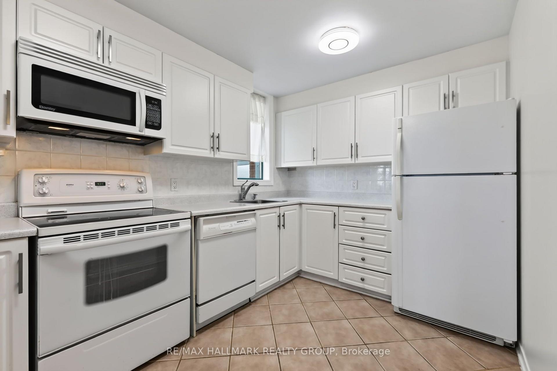 Photo 8 of Unit 701, 1440 Heron Road, Ottawa, Heron Gate — HOMEH