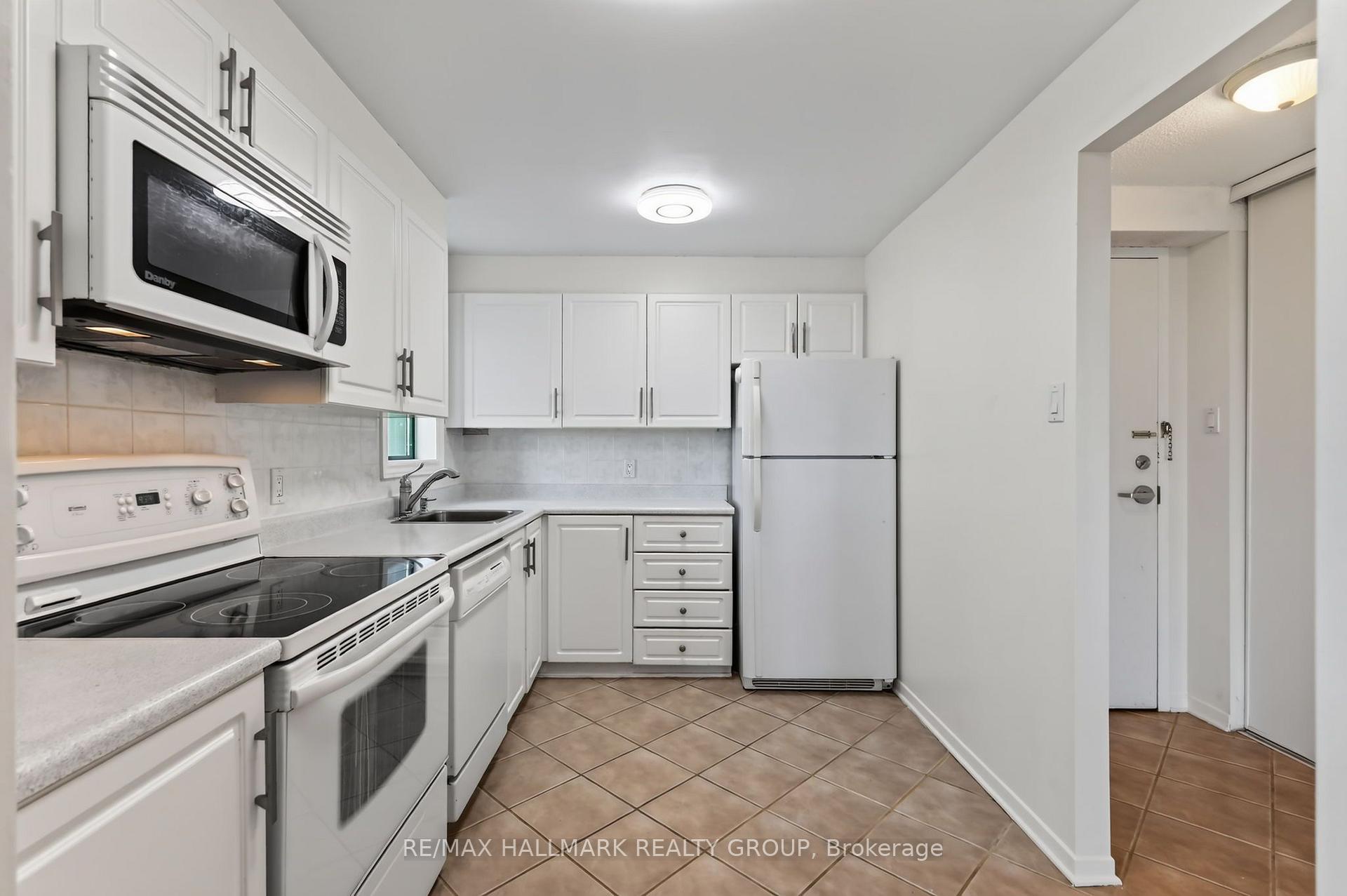 Photo 9 of Unit 701, 1440 Heron Road, Ottawa, Heron Gate — HOMEH