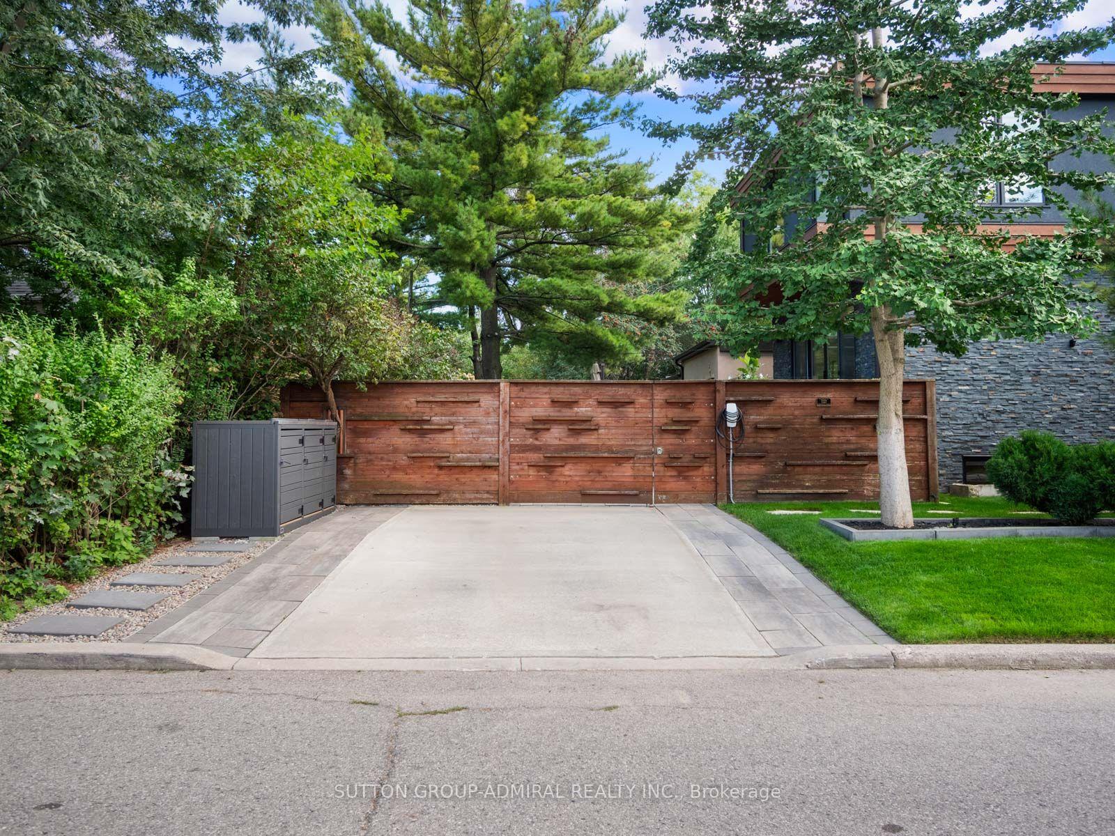 Photo 40 of 39 Red Deer Avenue, Scarborough, Birchcliffe-Cliffside — HOMEH