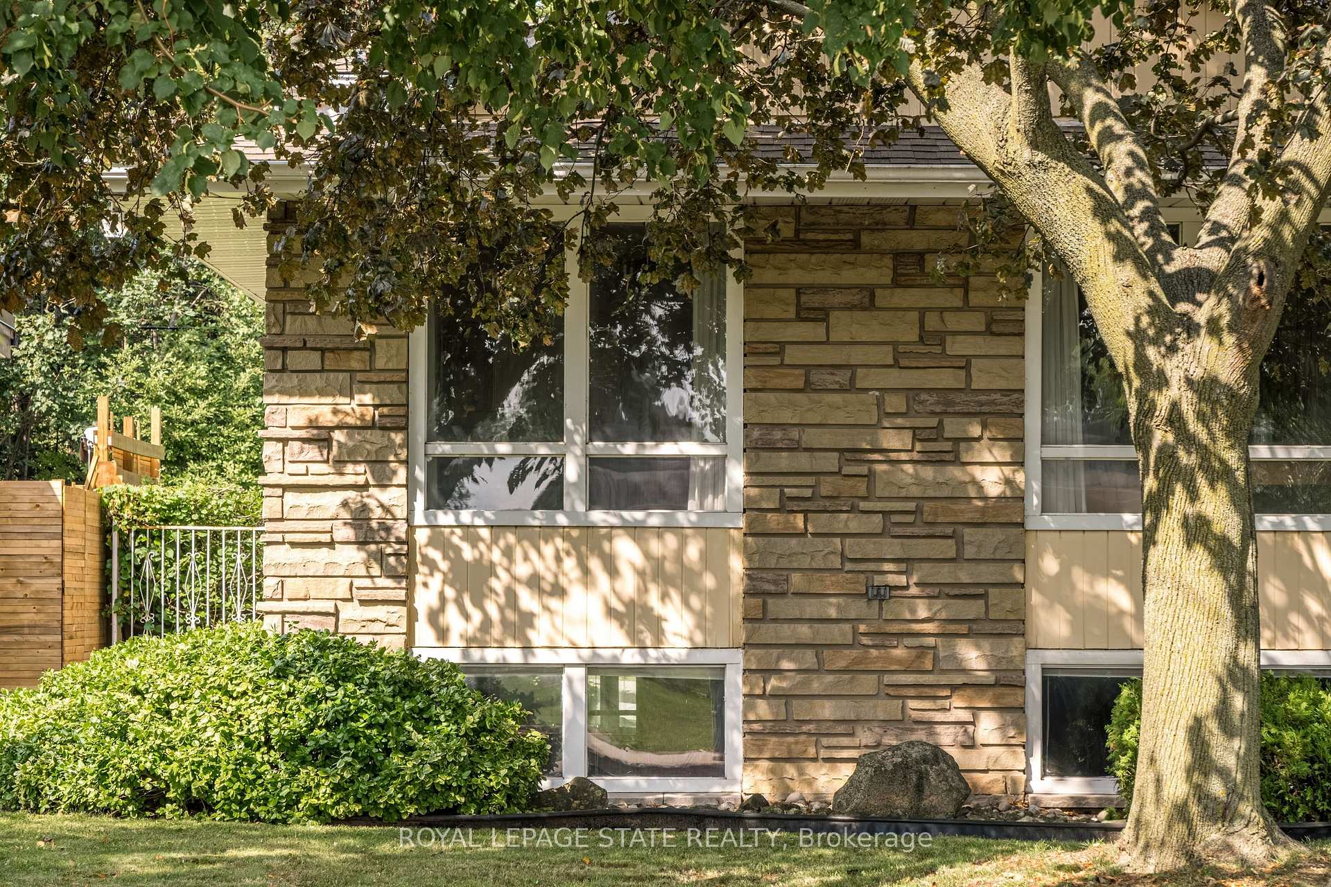 Photo 3 of 14 Woodside Drive, Hamilton, Sherwood — HOMEH