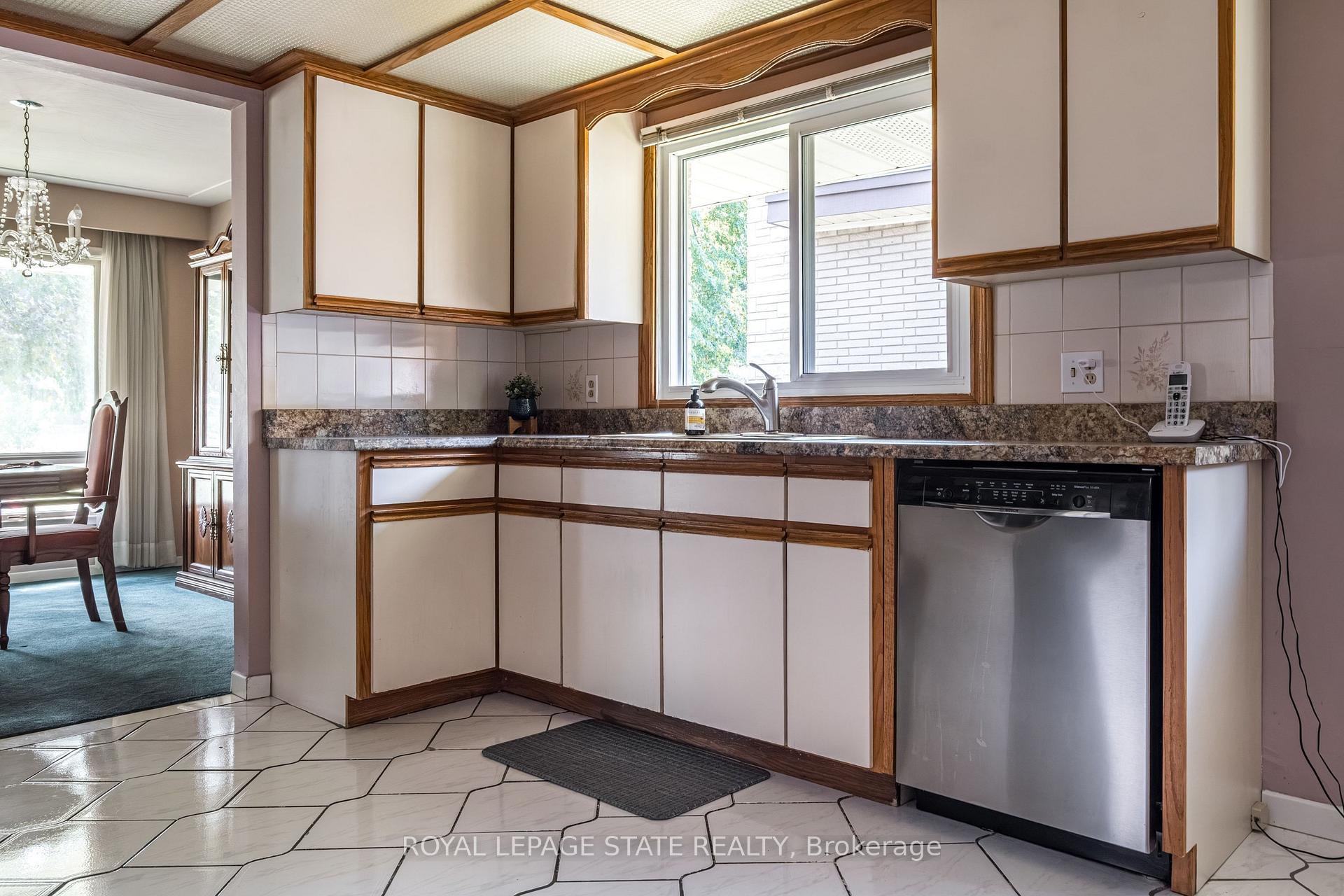 Photo 13 of 14 Woodside Drive, Hamilton, Sherwood — HOMEH