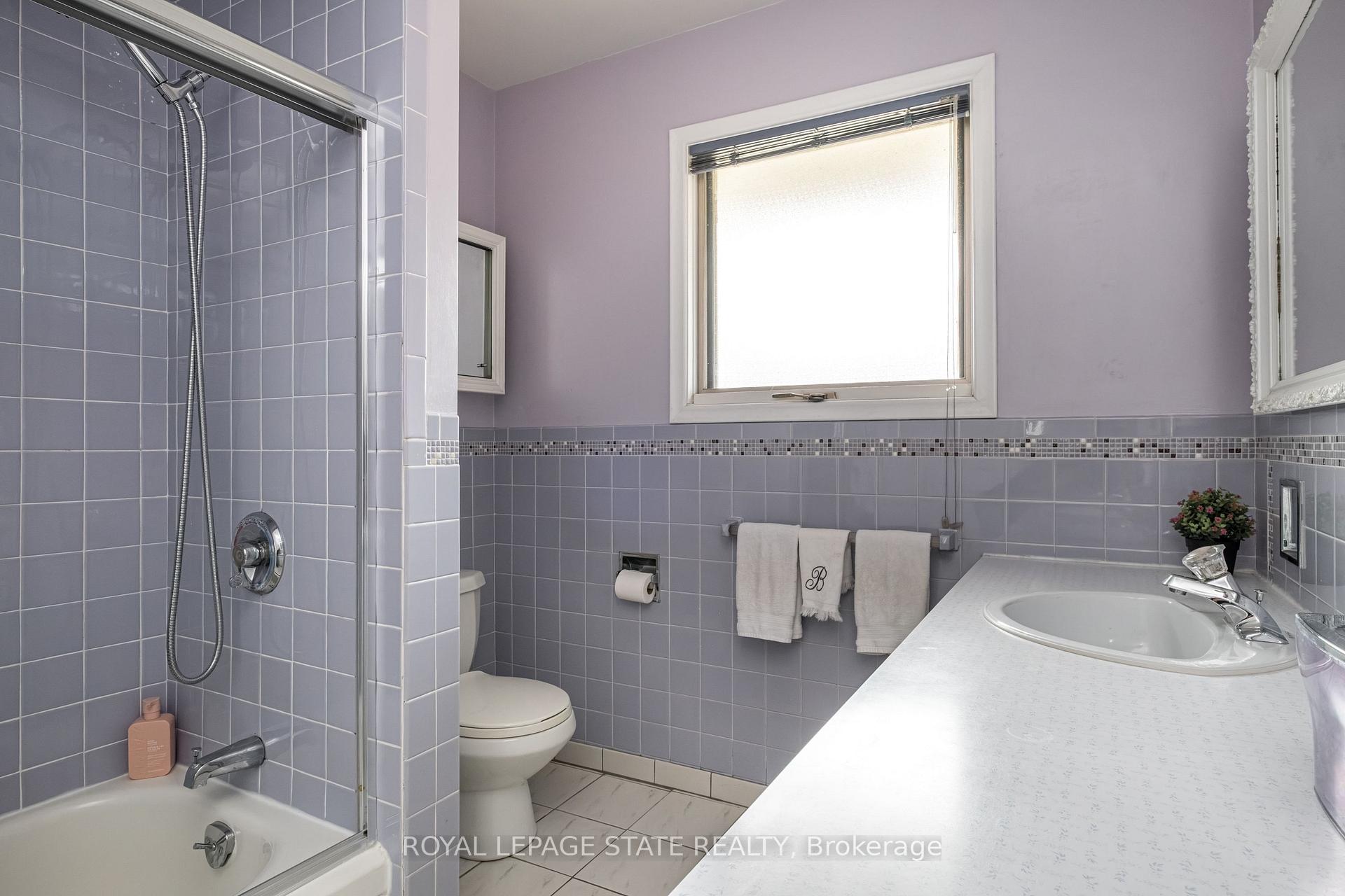 Photo 16 of 14 Woodside Drive, Hamilton, Sherwood — HOMEH