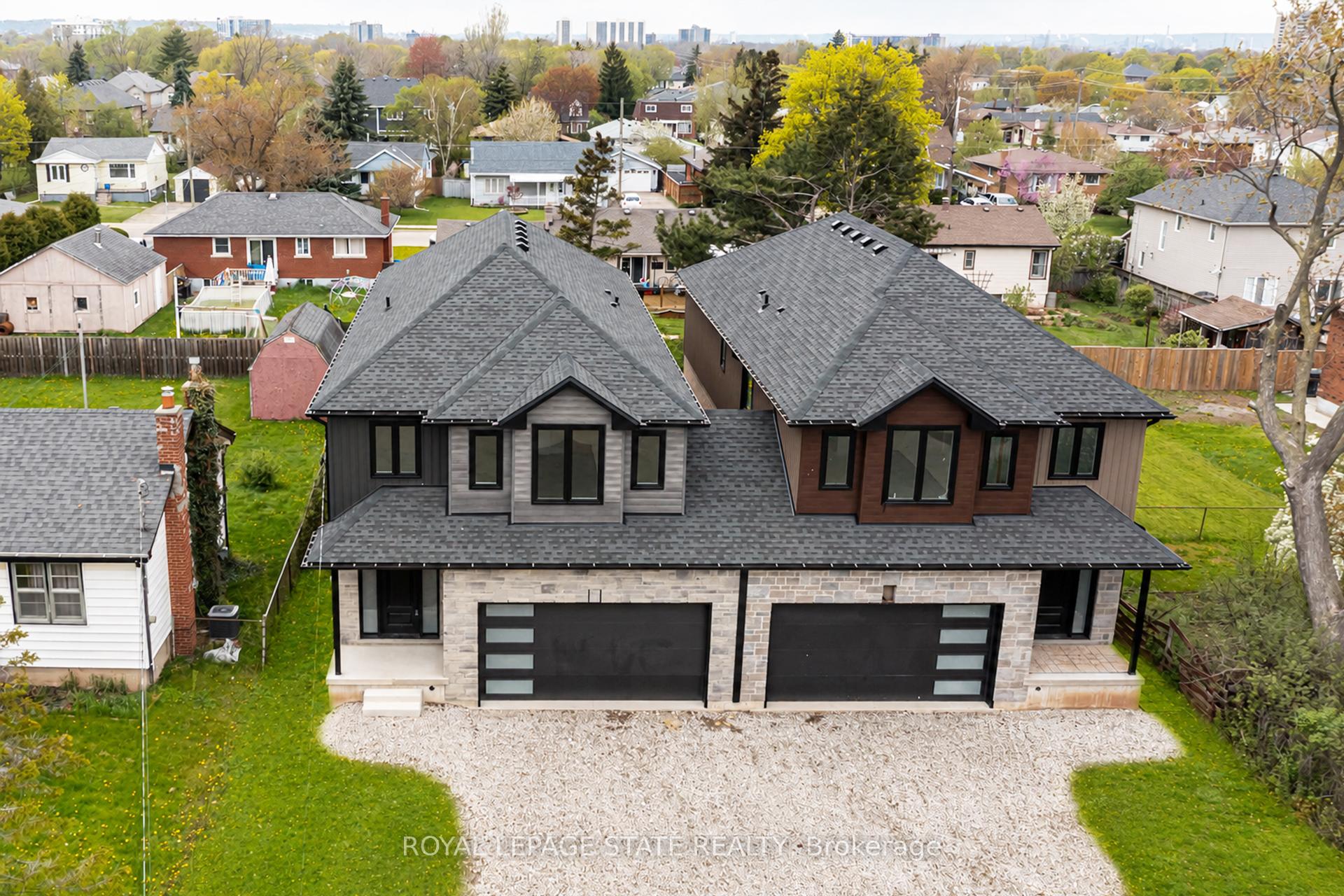 Photo 2 of 39 Norwich Road, Hamilton, Stoney Creek — HOMEH