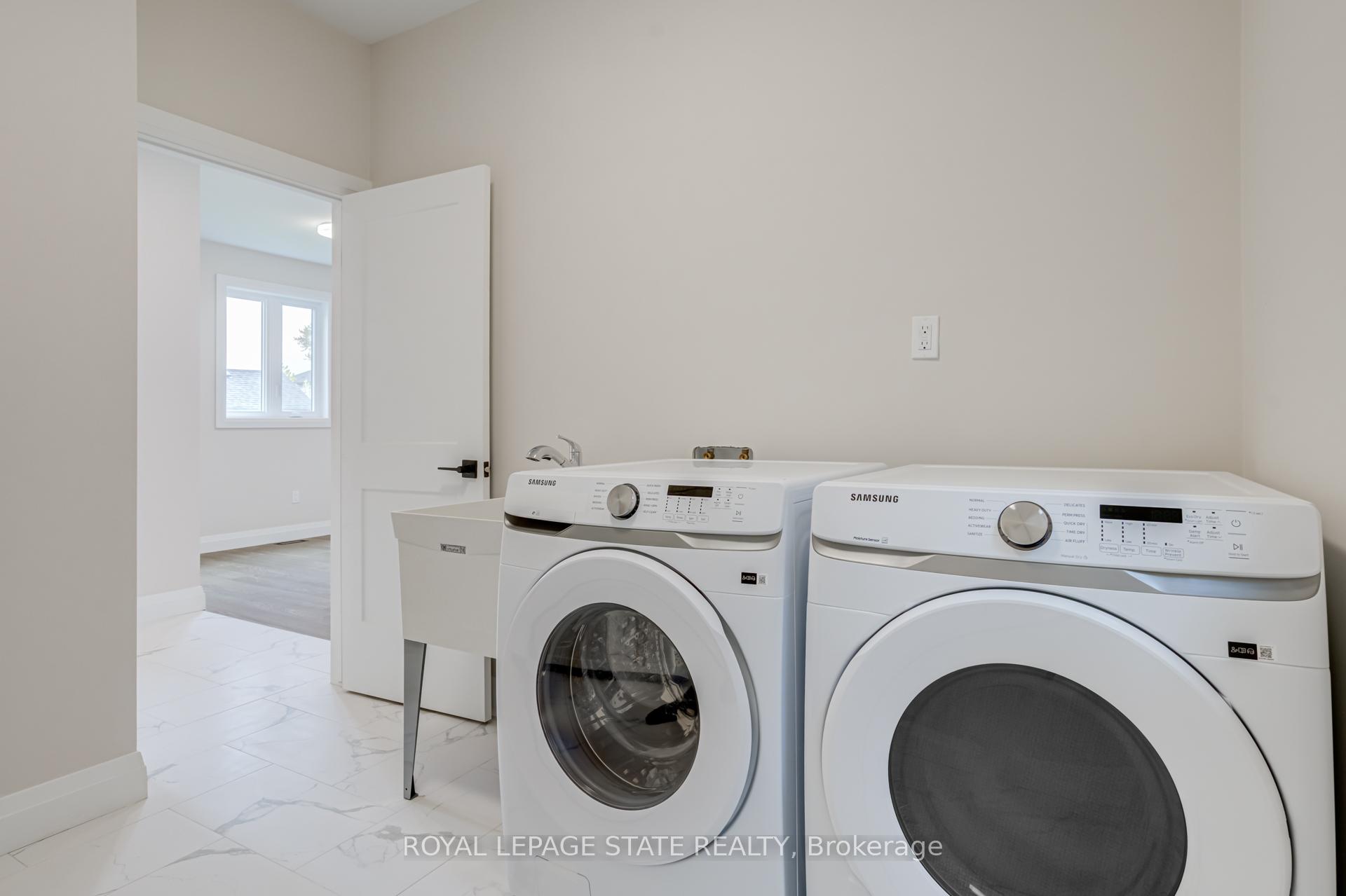 Photo 14 of 39 Norwich Road, Hamilton, Stoney Creek — HOMEH