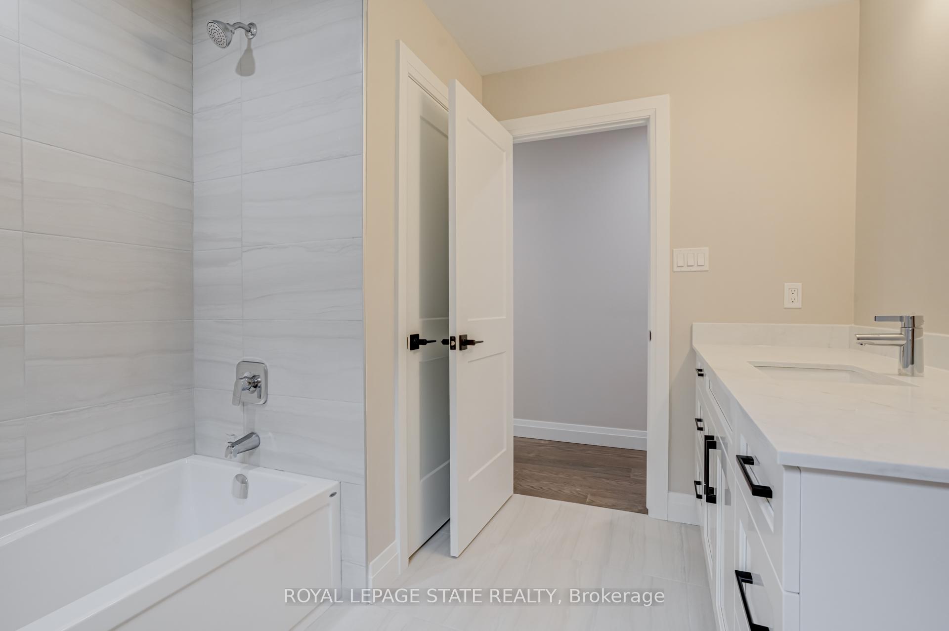 Photo 31 of 39 Norwich Road, Hamilton, Stoney Creek — HOMEH