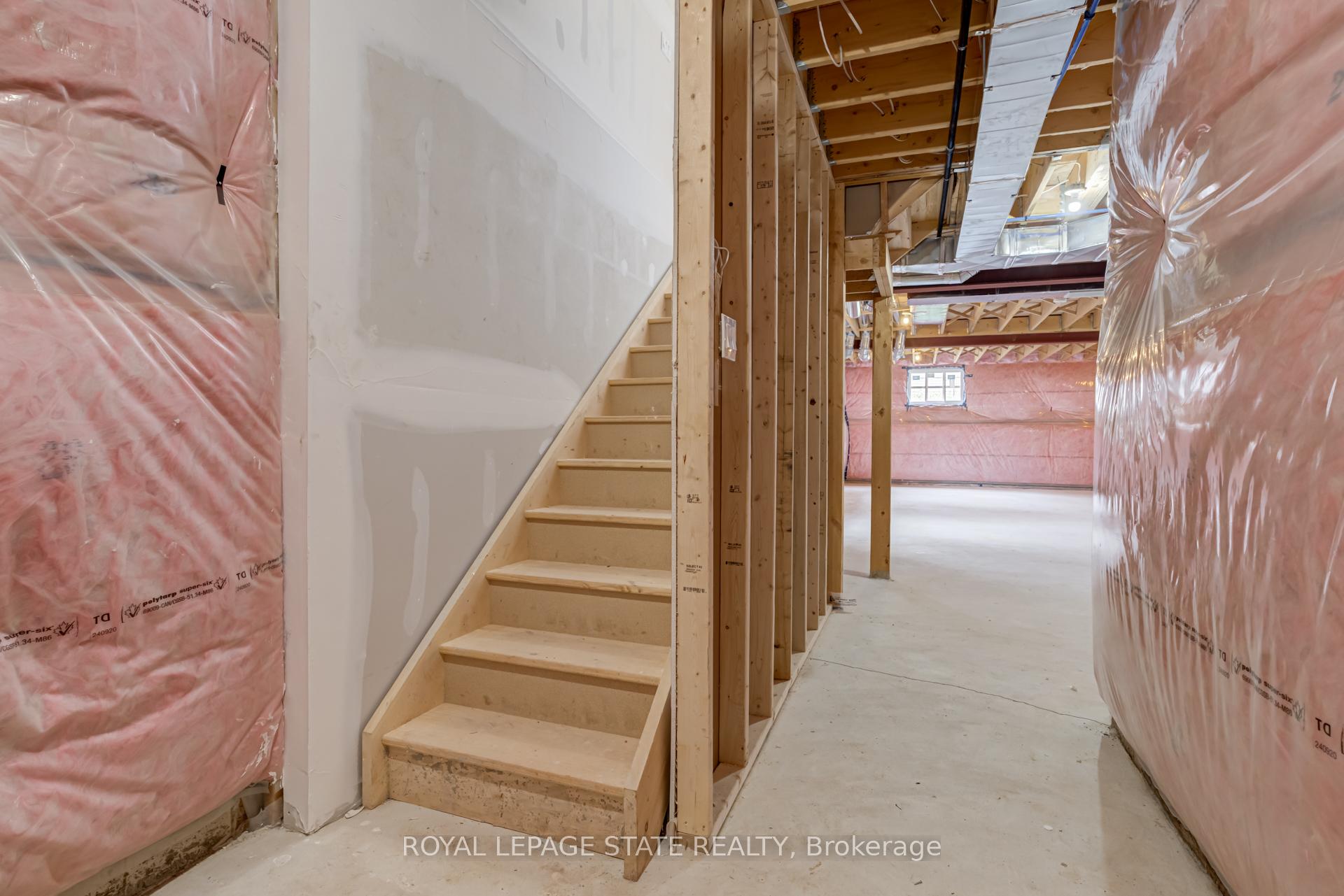 Photo 34 of 39 Norwich Road, Hamilton, Stoney Creek — HOMEH