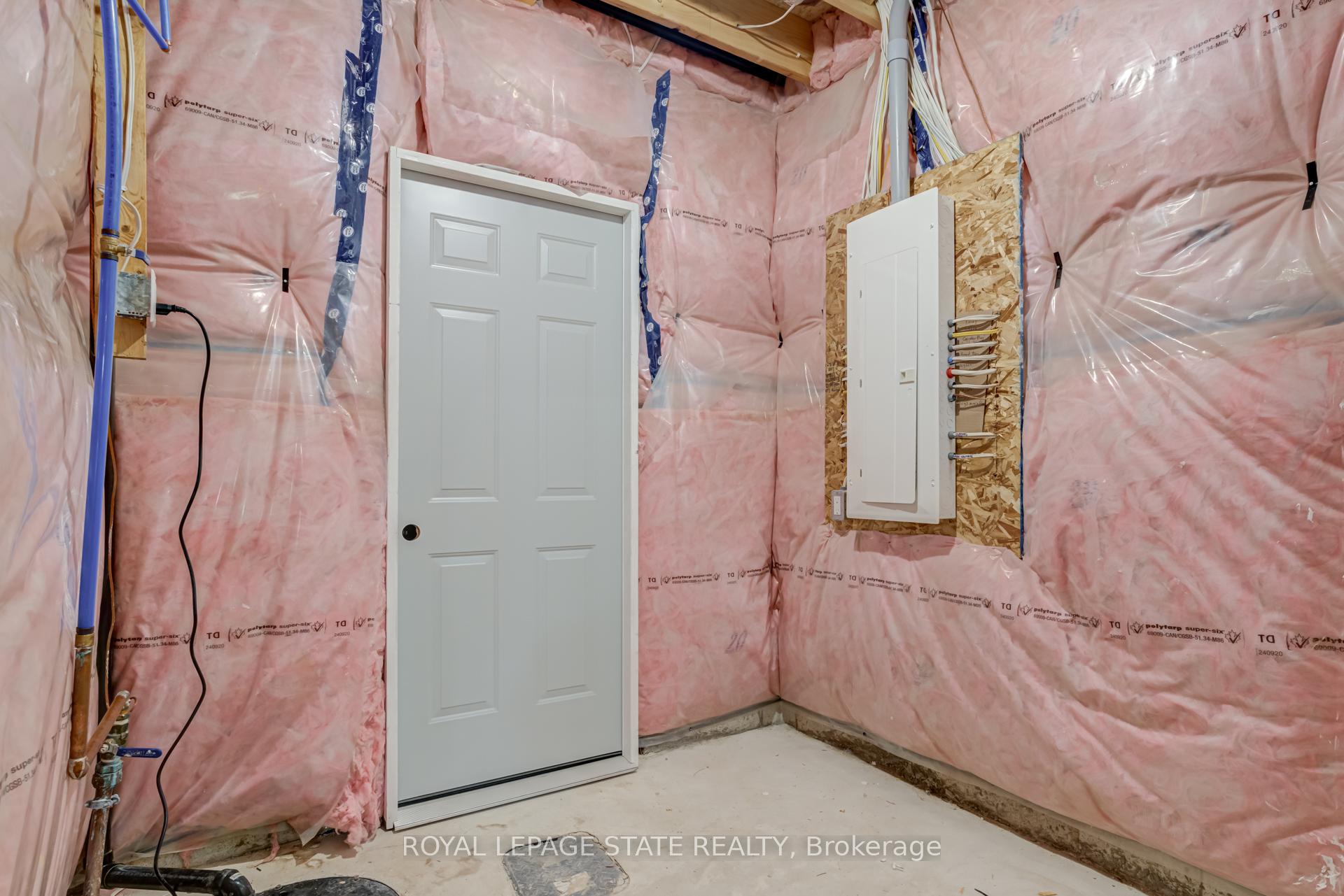 Photo 37 of 39 Norwich Road, Hamilton, Stoney Creek — HOMEH
