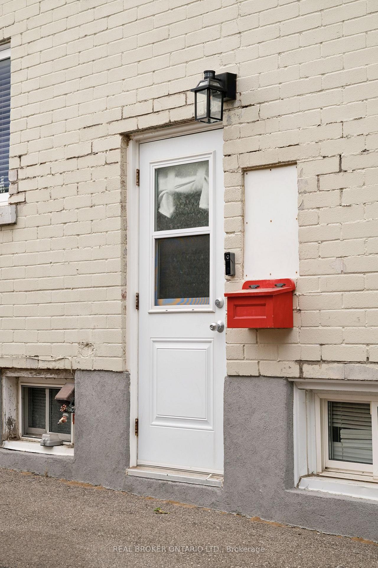 Photo 4 of 69 Talbot Street, Kitchener, Cherry Hill — HOMEH