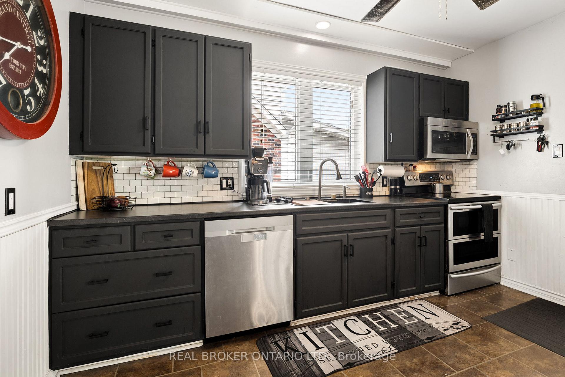 Photo 10 of 69 Talbot Street, Kitchener, Cherry Hill — HOMEH