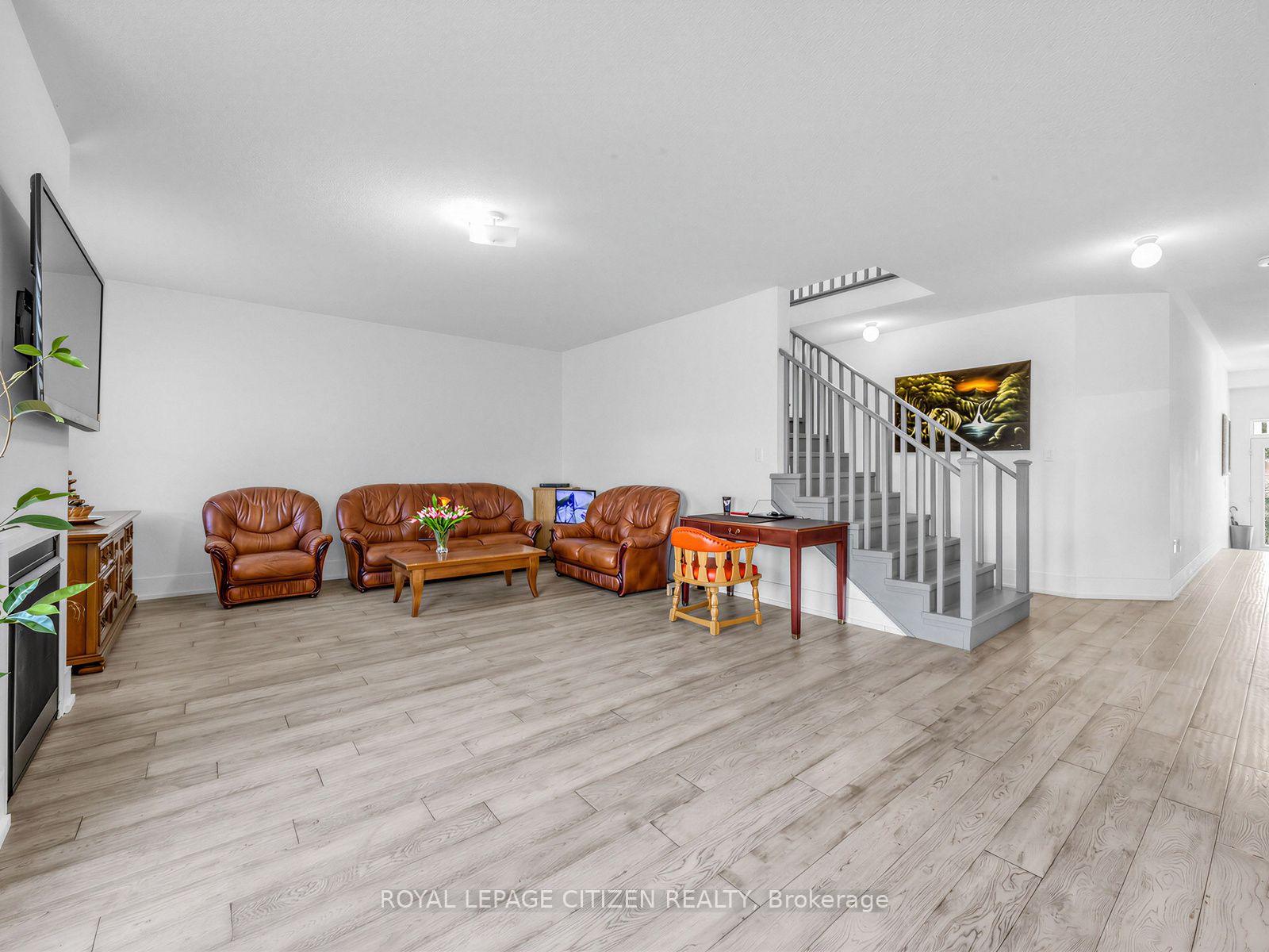 Photo 16 of 14 Cryderman Lane, Clarington, Bowmanville — HOMEH