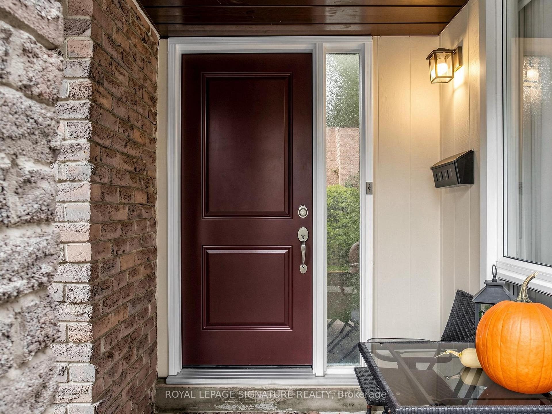 Photo 6 of 83 Empringham Crescent, Markham, Milliken Mills West — HOMEH