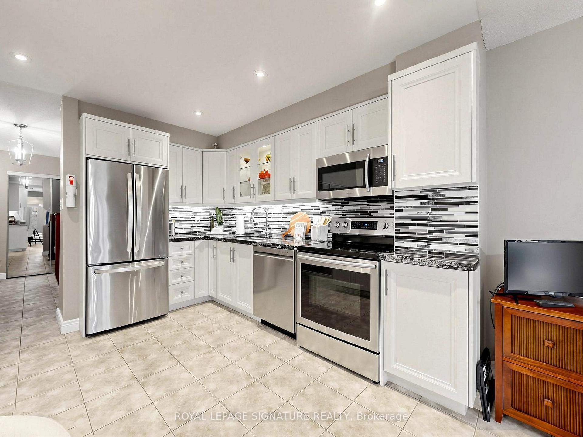Photo 9 of 83 Empringham Crescent, Markham, Milliken Mills West — HOMEH