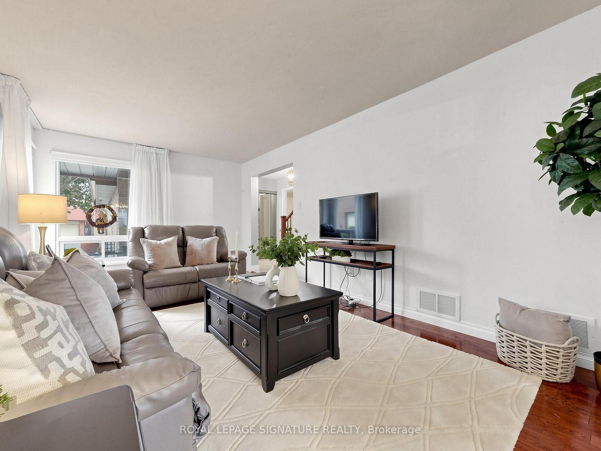 Photo 19 of 83 Empringham Crescent, Markham, Milliken Mills West — HOMEH