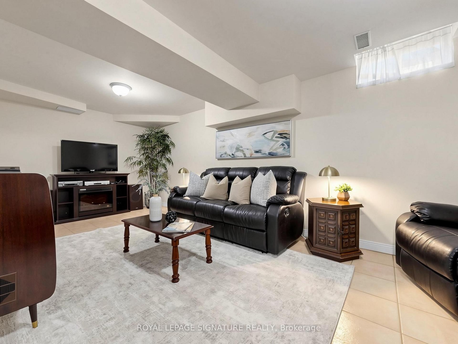 Photo 35 of 83 Empringham Crescent, Markham, Milliken Mills West — HOMEH
