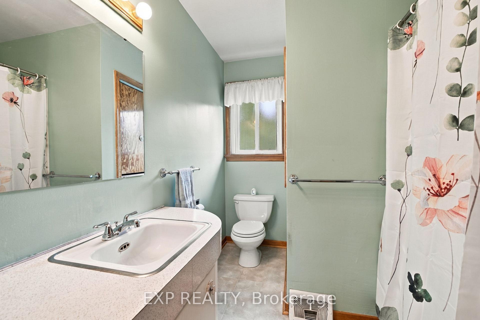 Photo 17 of 2 Glengrove Circle, St. Catharines, Glendale/Glenridge — HOMEH