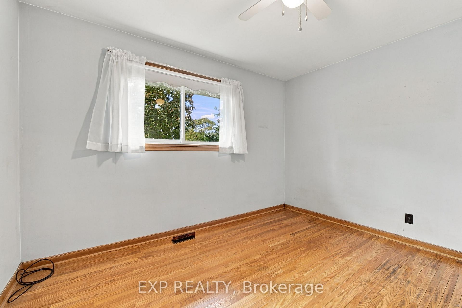 Photo 20 of 2 Glengrove Circle, St. Catharines, Glendale/Glenridge — HOMEH