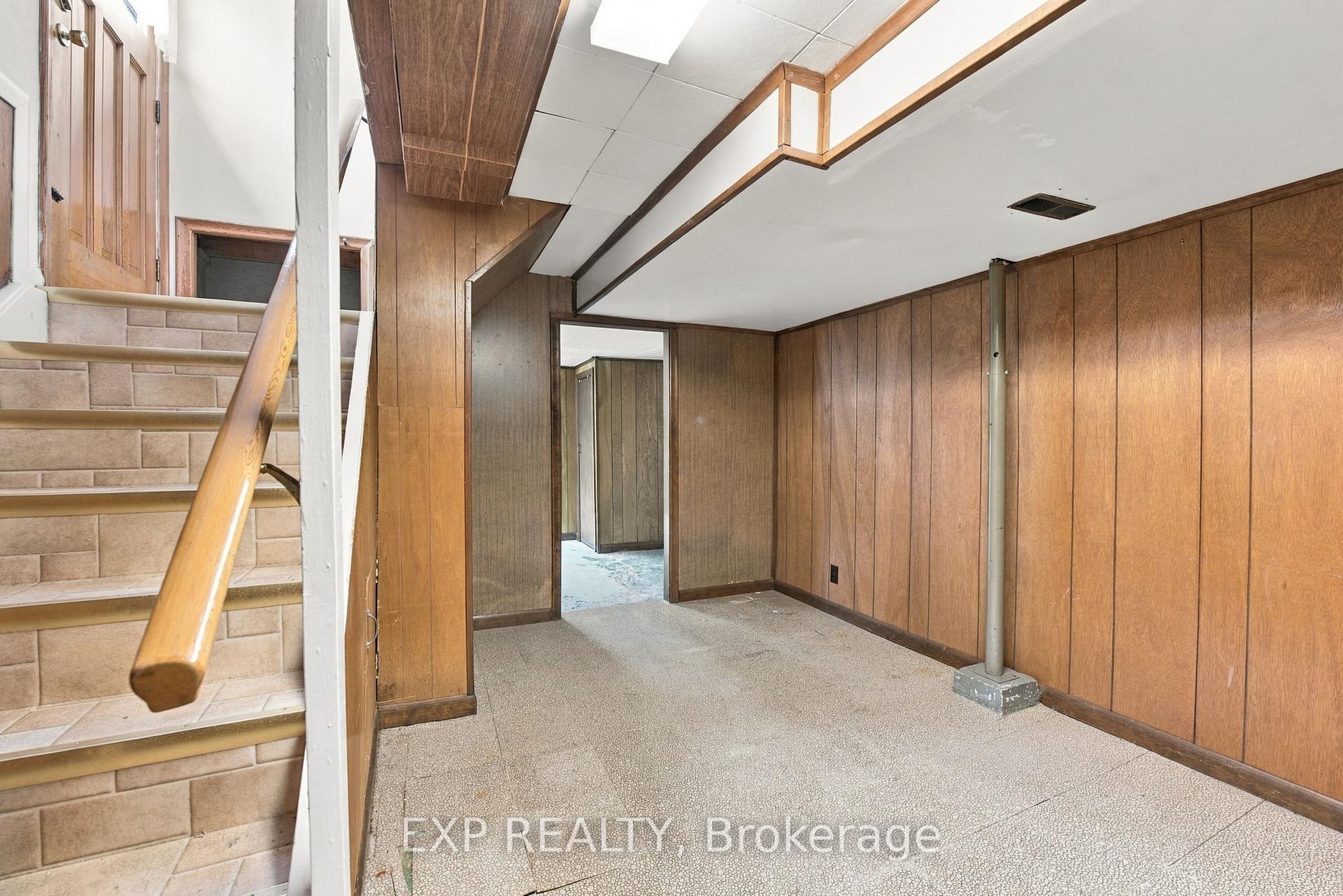 Photo 24 of 2 Glengrove Circle, St. Catharines, Glendale/Glenridge — HOMEH