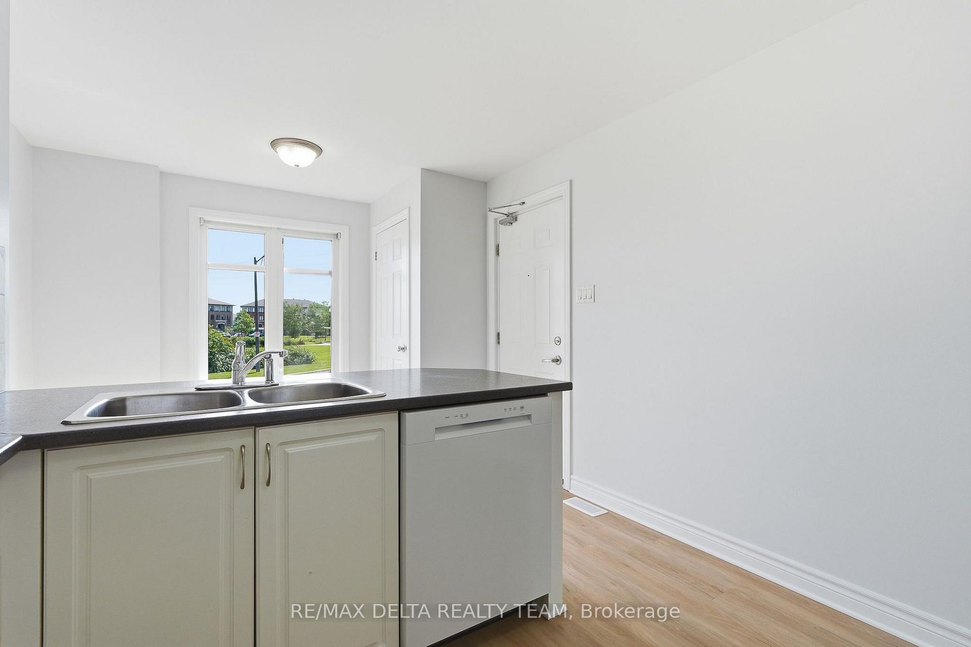 Photo 5 of Unit 121, 2333 Esprit Drive, Ottawa, Avalon East — HOMEH