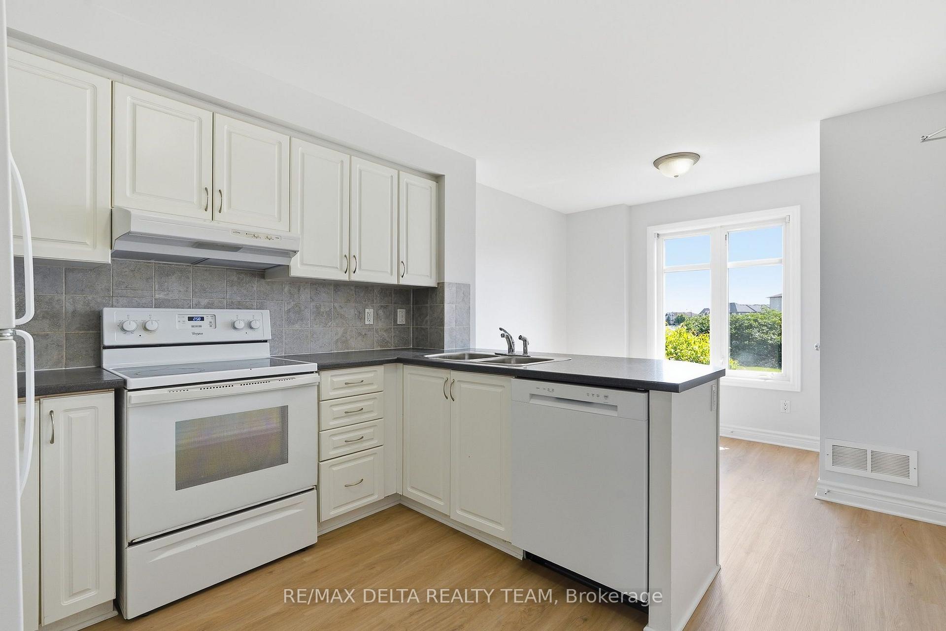 Photo 6 of Unit 121, 2333 Esprit Drive, Ottawa, Avalon East — HOMEH