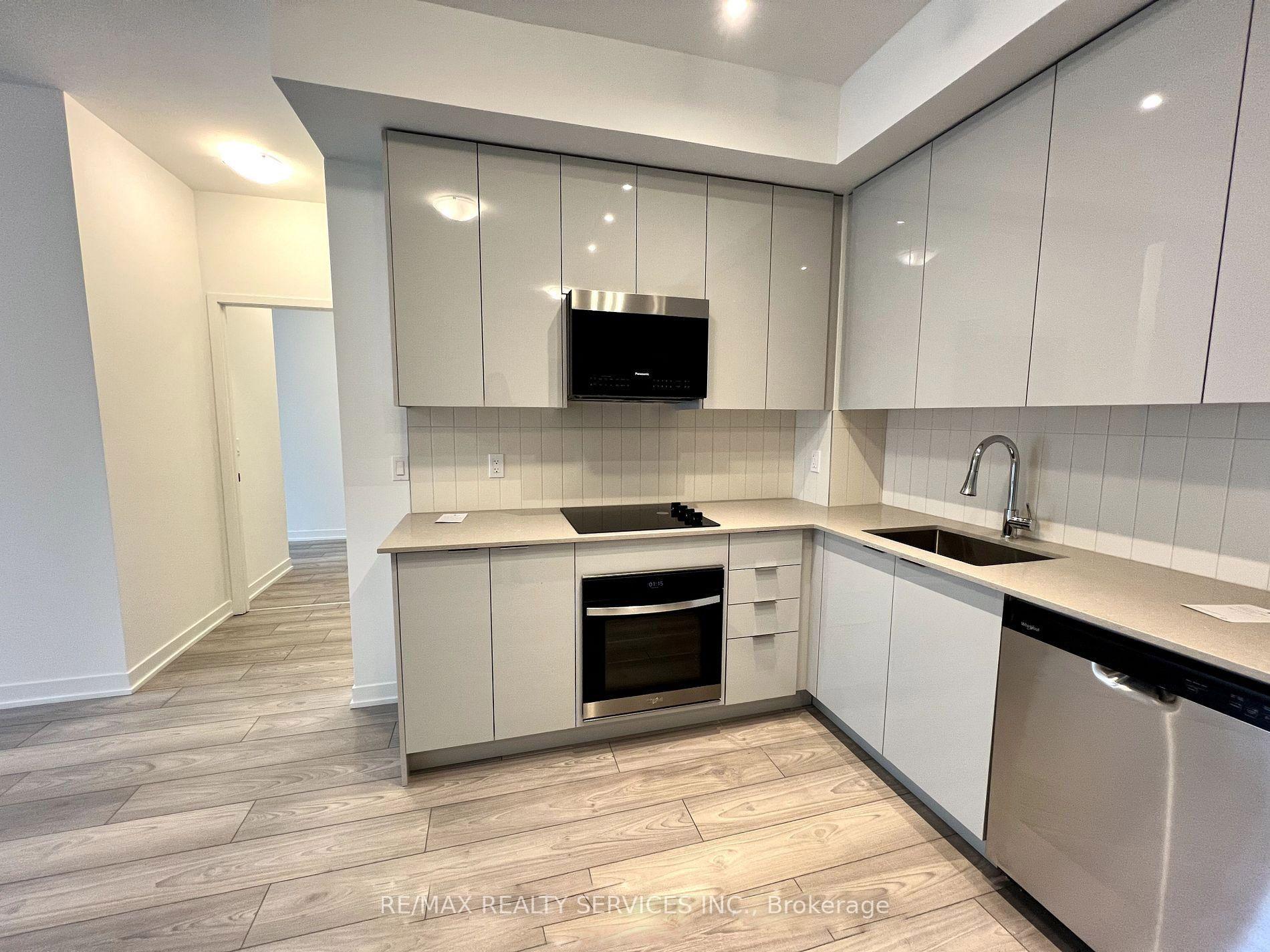 Photo 2 of Unit 426, 10 Abeja Street, Vaughan, Concord — HOMEH