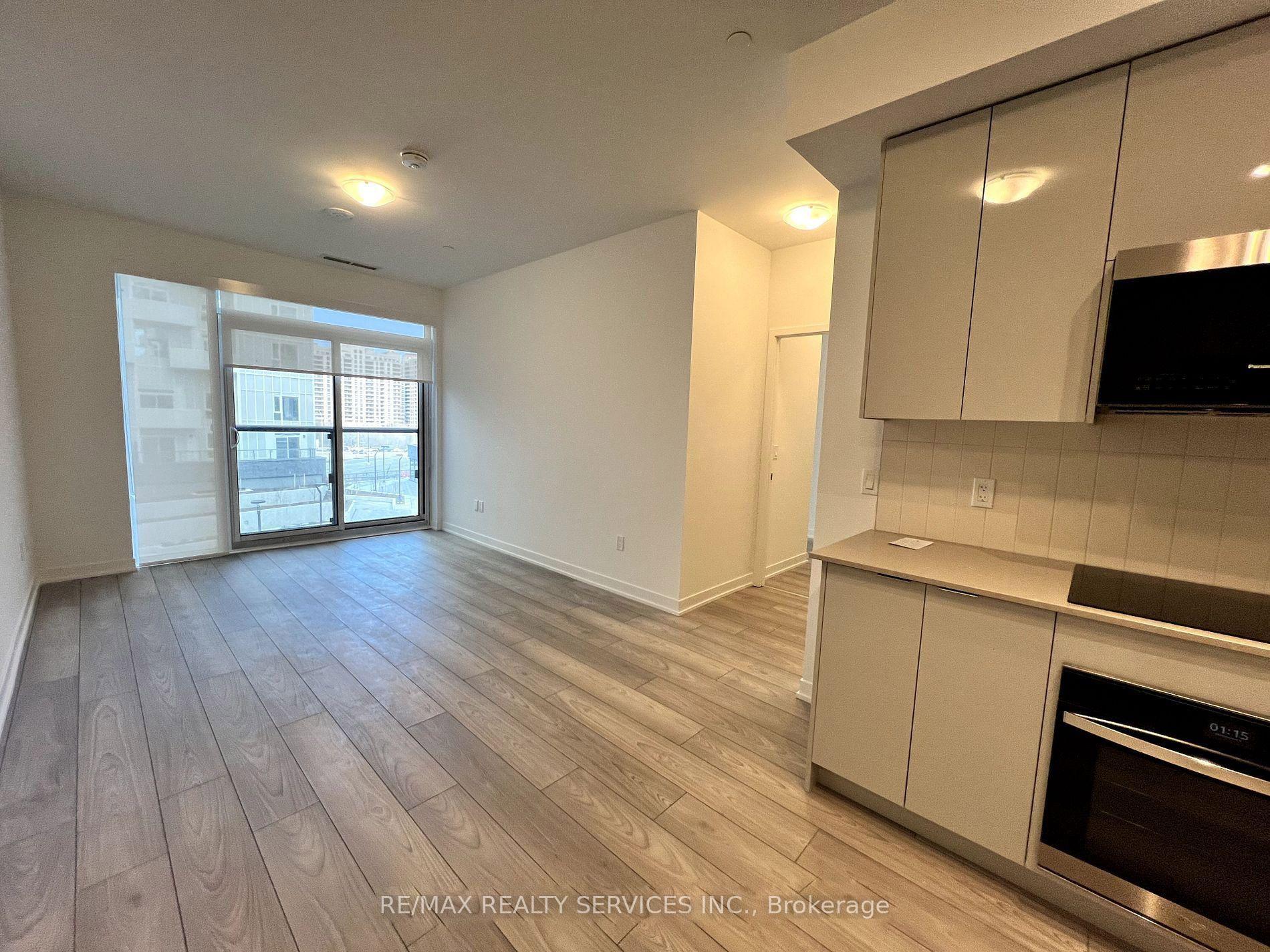 Photo 3 of Unit 426, 10 Abeja Street, Vaughan, Concord — HOMEH