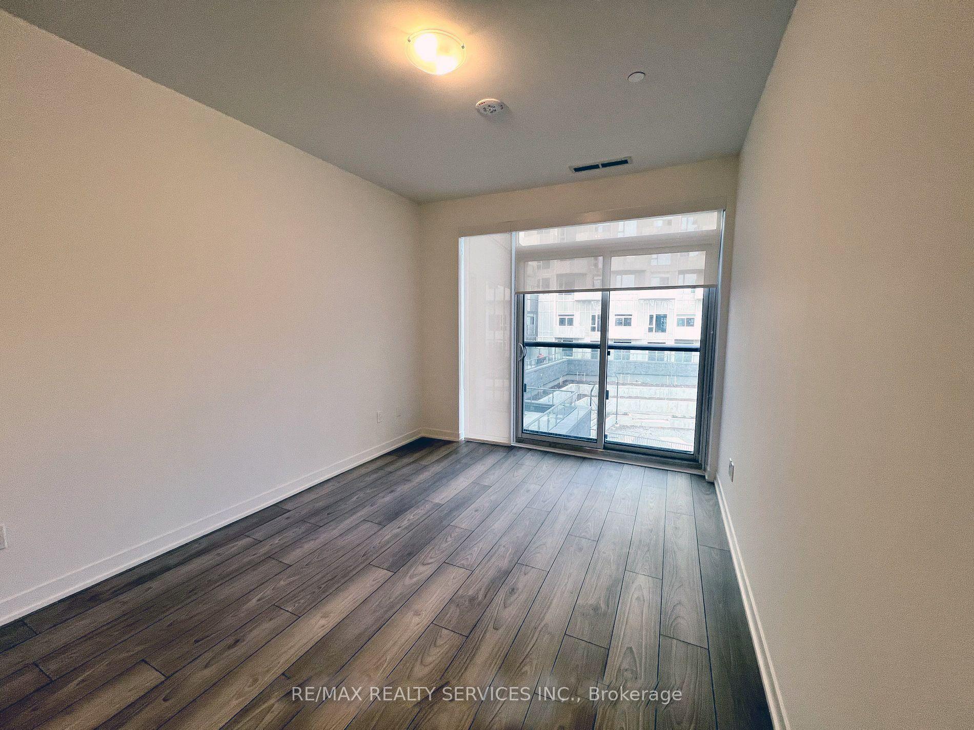Photo 5 of Unit 426, 10 Abeja Street, Vaughan, Concord — HOMEH