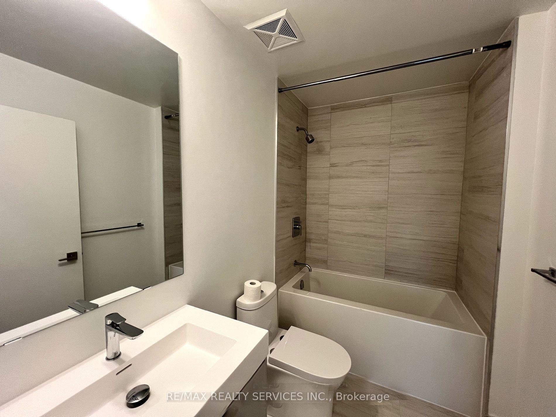 Photo 9 of Unit 426, 10 Abeja Street, Vaughan, Concord — HOMEH