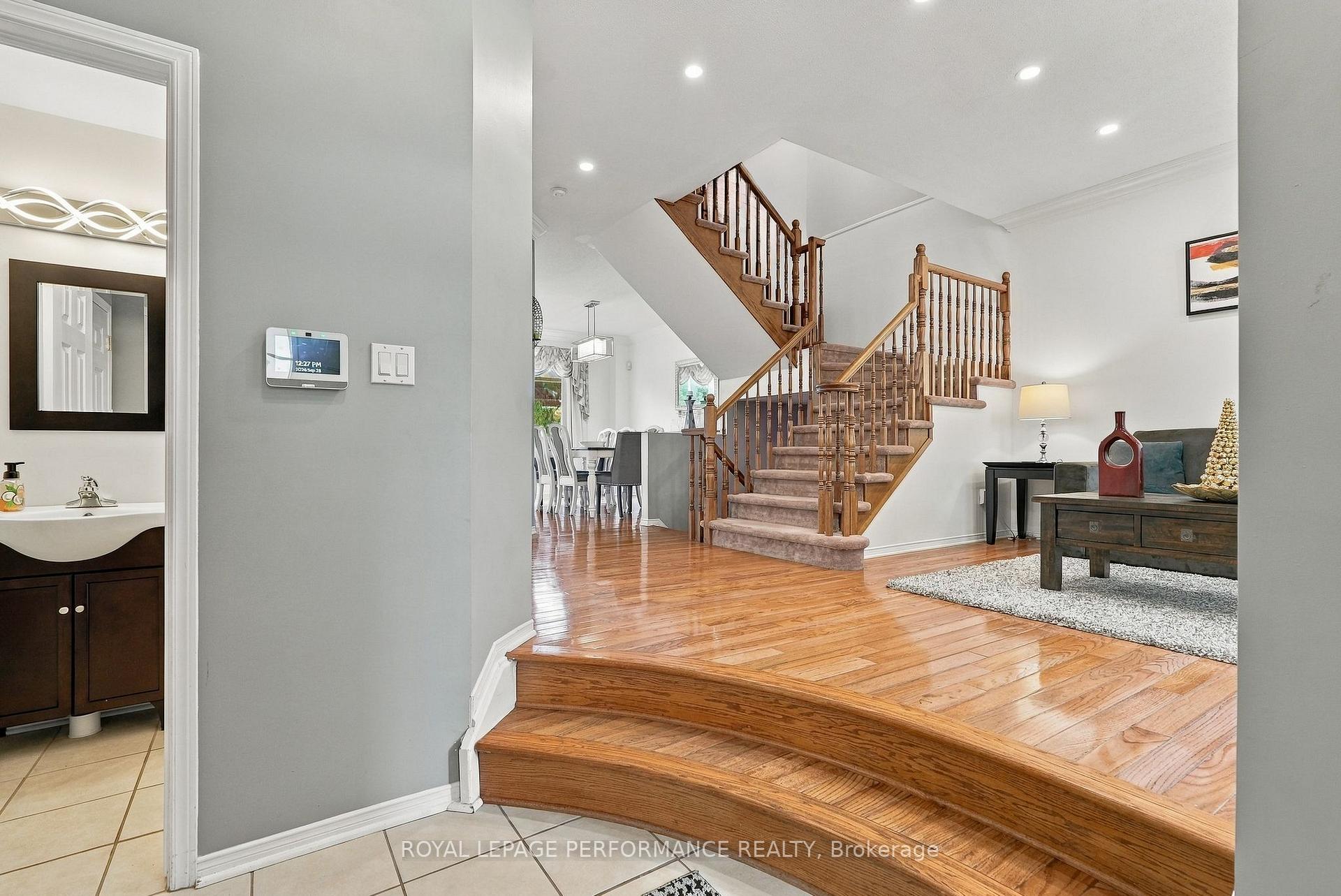 Photo 4 of 2151 Melanson Crescent, Ottawa, Avalon East — HOMEH