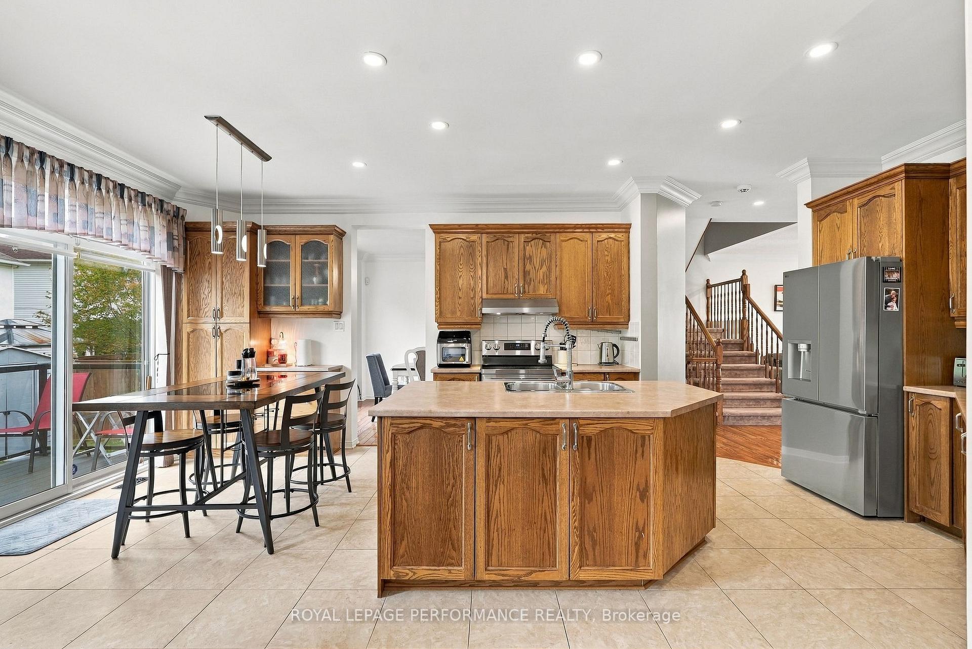 Photo 9 of 2151 Melanson Crescent, Ottawa, Avalon East — HOMEH