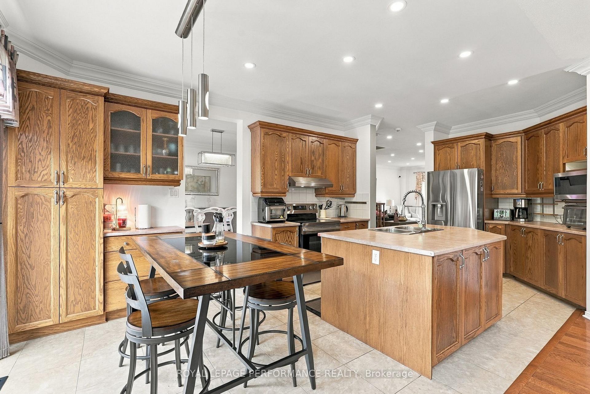 Photo 11 of 2151 Melanson Crescent, Ottawa, Avalon East — HOMEH
