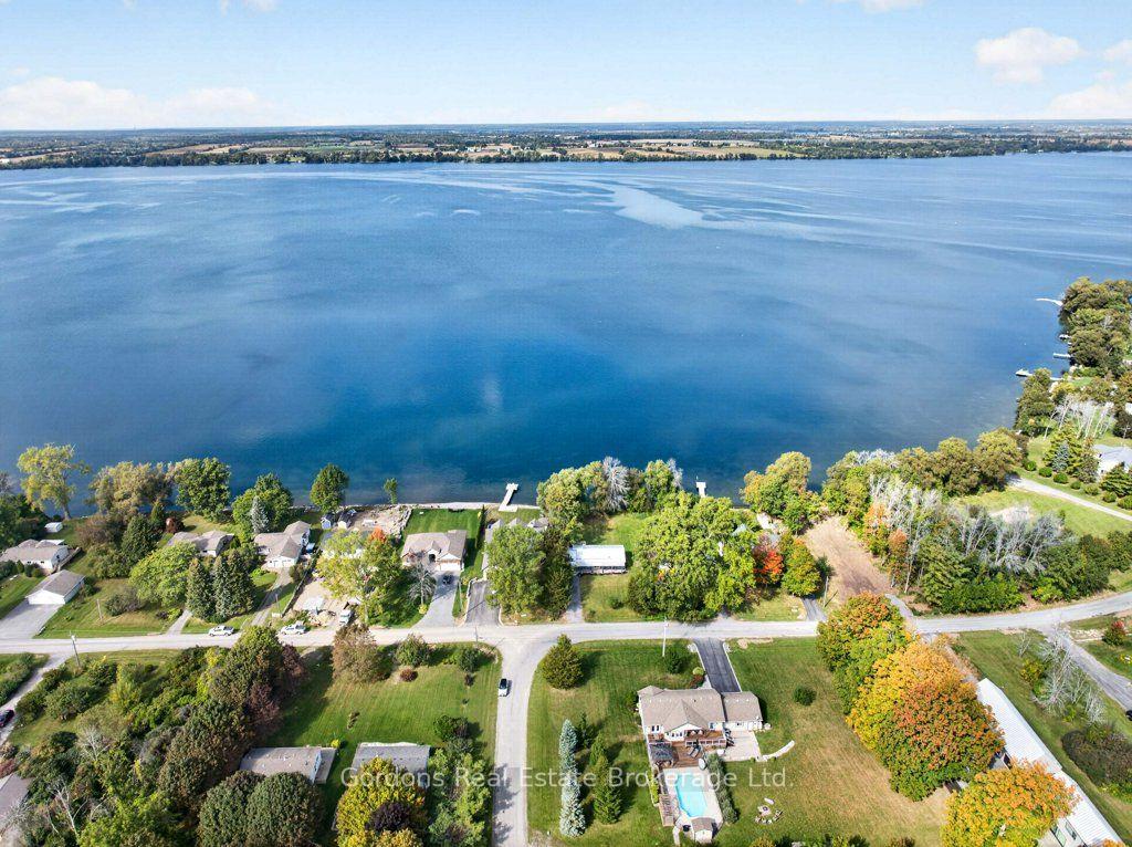 Photo 3 of 109 Prinyers Cove Crescent, Prince Edward County, North Marysburg Ward — HOMEH