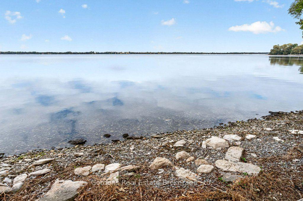 Photo 14 of 109 Prinyers Cove Crescent, Prince Edward County, North Marysburg Ward — HOMEH