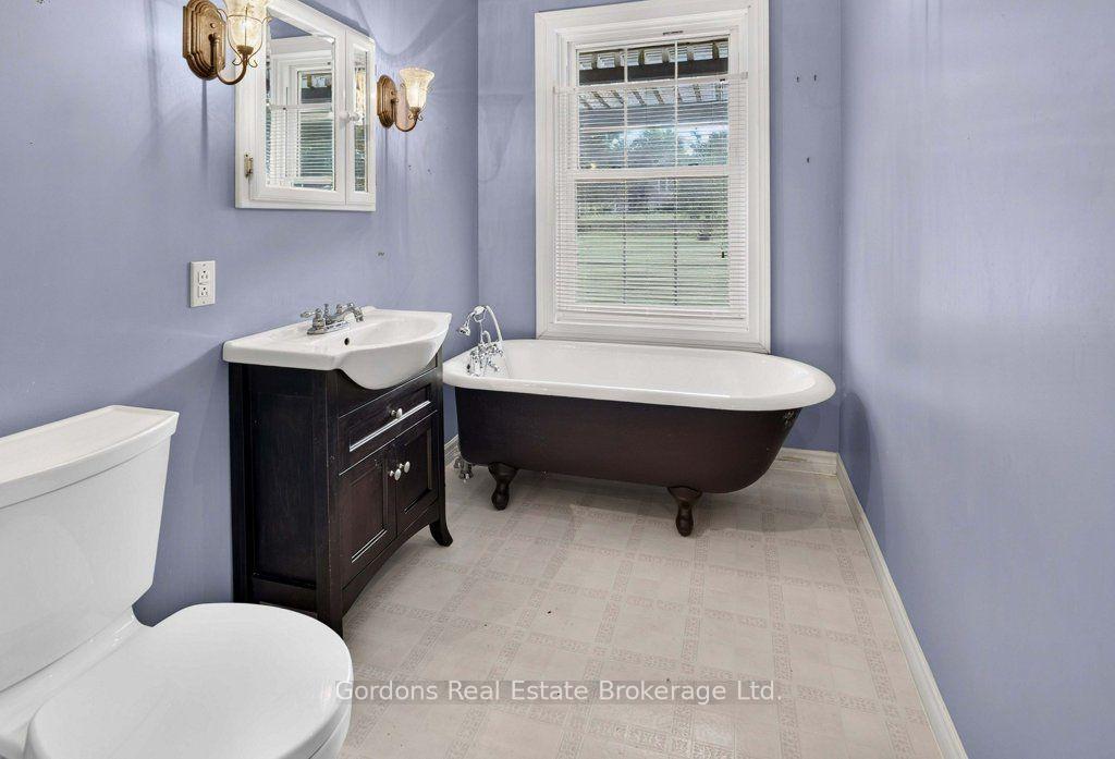 Photo 37 of 109 Prinyers Cove Crescent, Prince Edward County, North Marysburg Ward — HOMEH