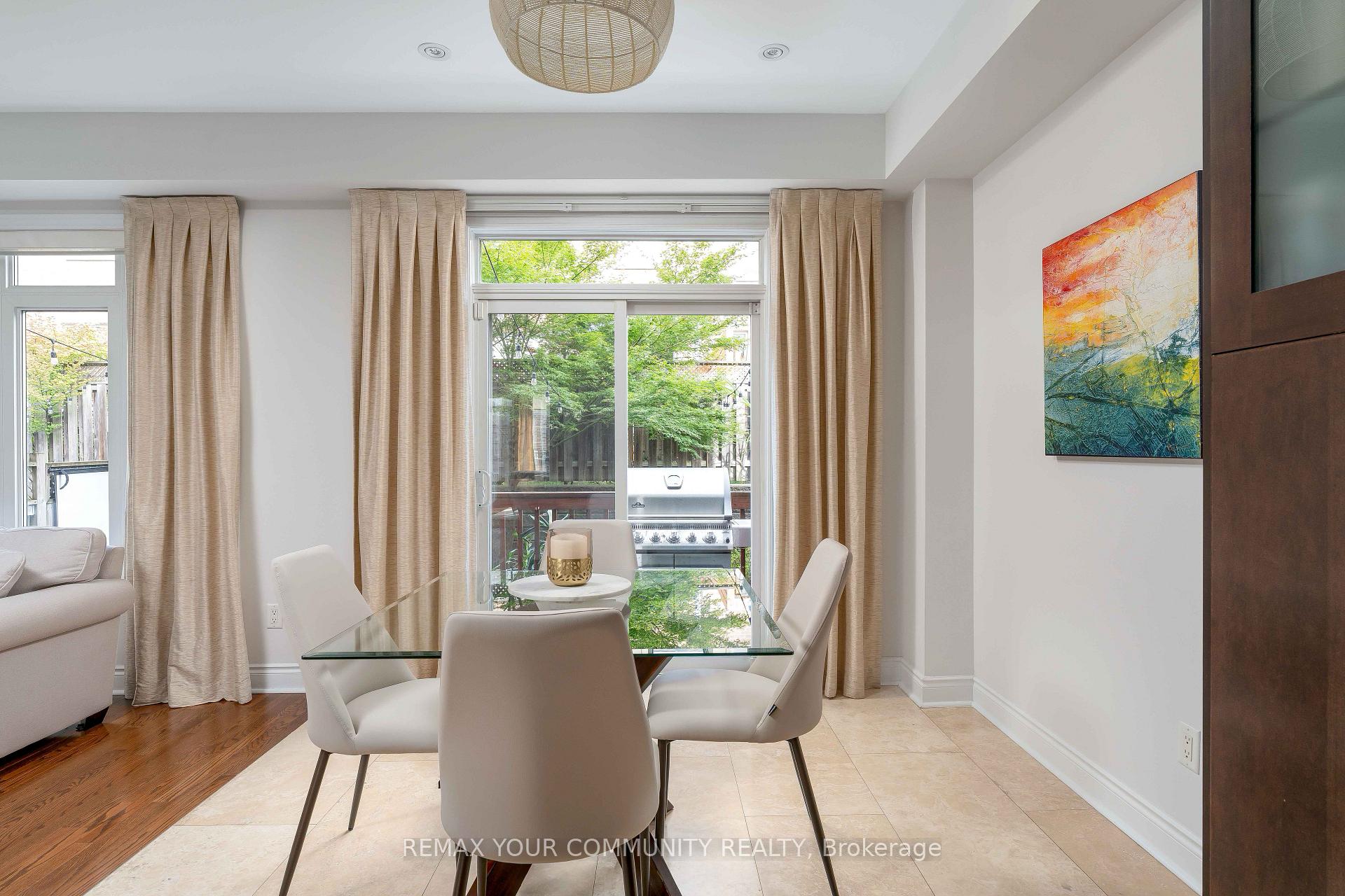Photo 8 of 24 Gala Lane, Etobicoke, Stonegate-Queensway — HOMEH