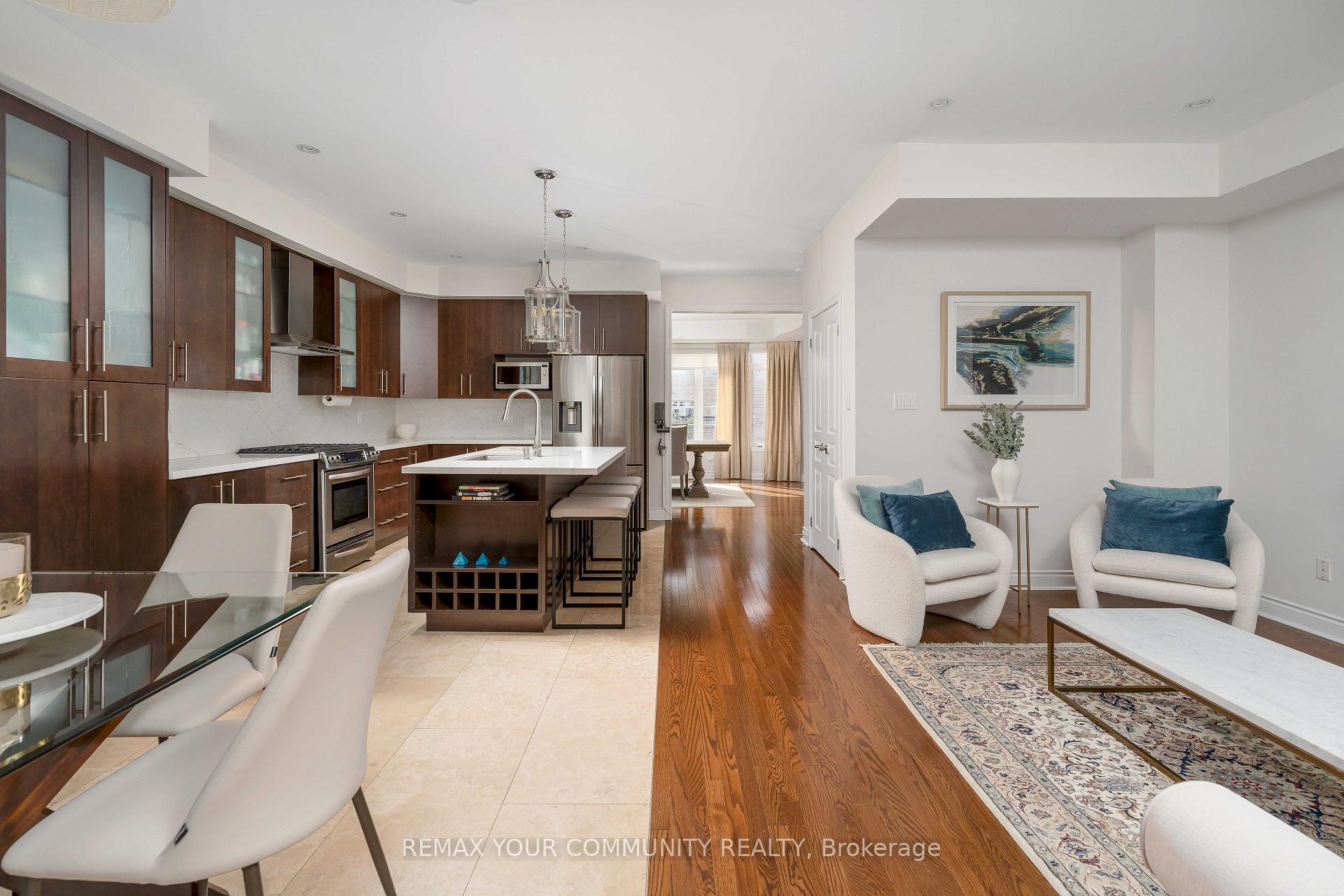 Photo 10 of 24 Gala Lane, Etobicoke, Stonegate-Queensway — HOMEH