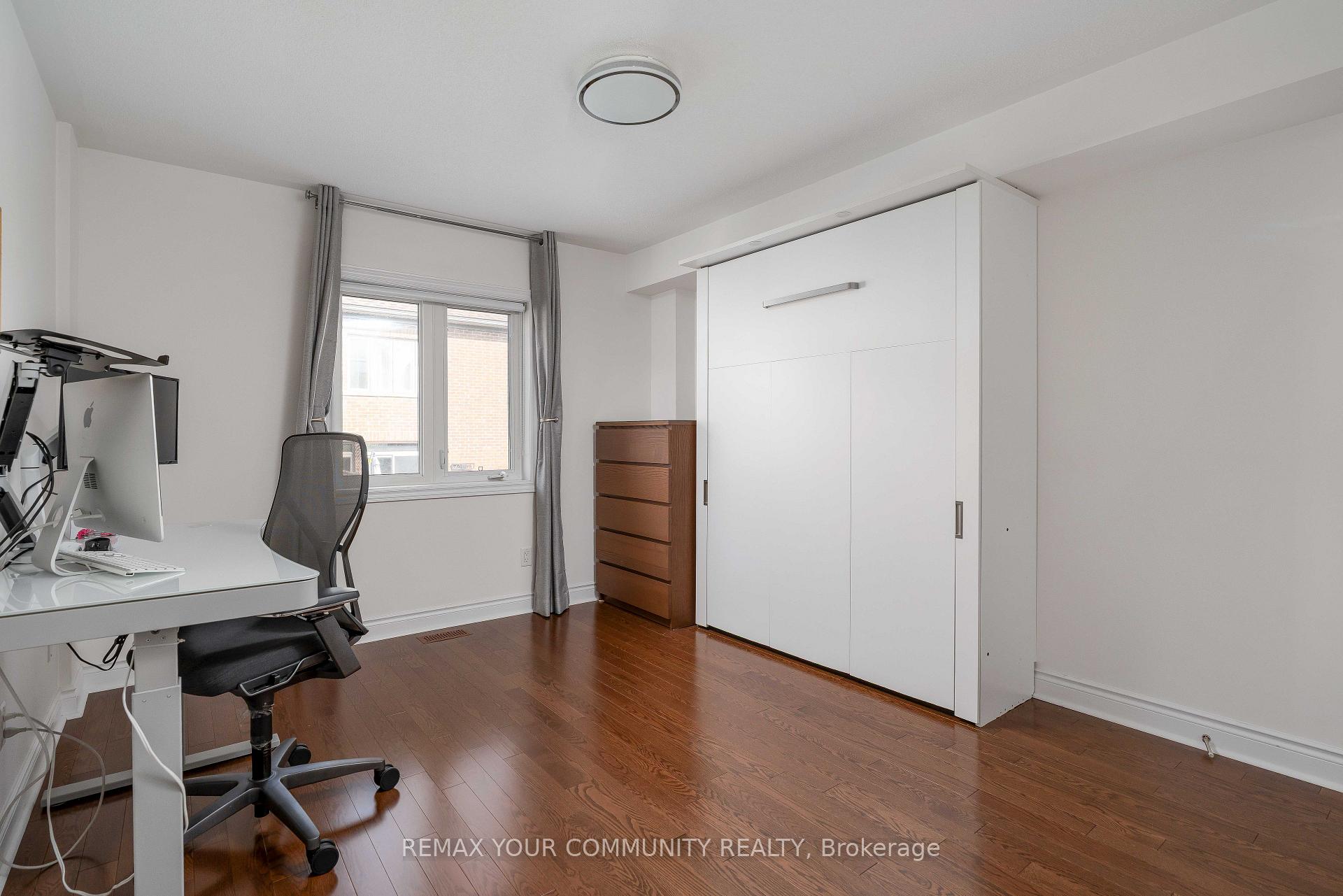 Photo 17 of 24 Gala Lane, Etobicoke, Stonegate-Queensway — HOMEH