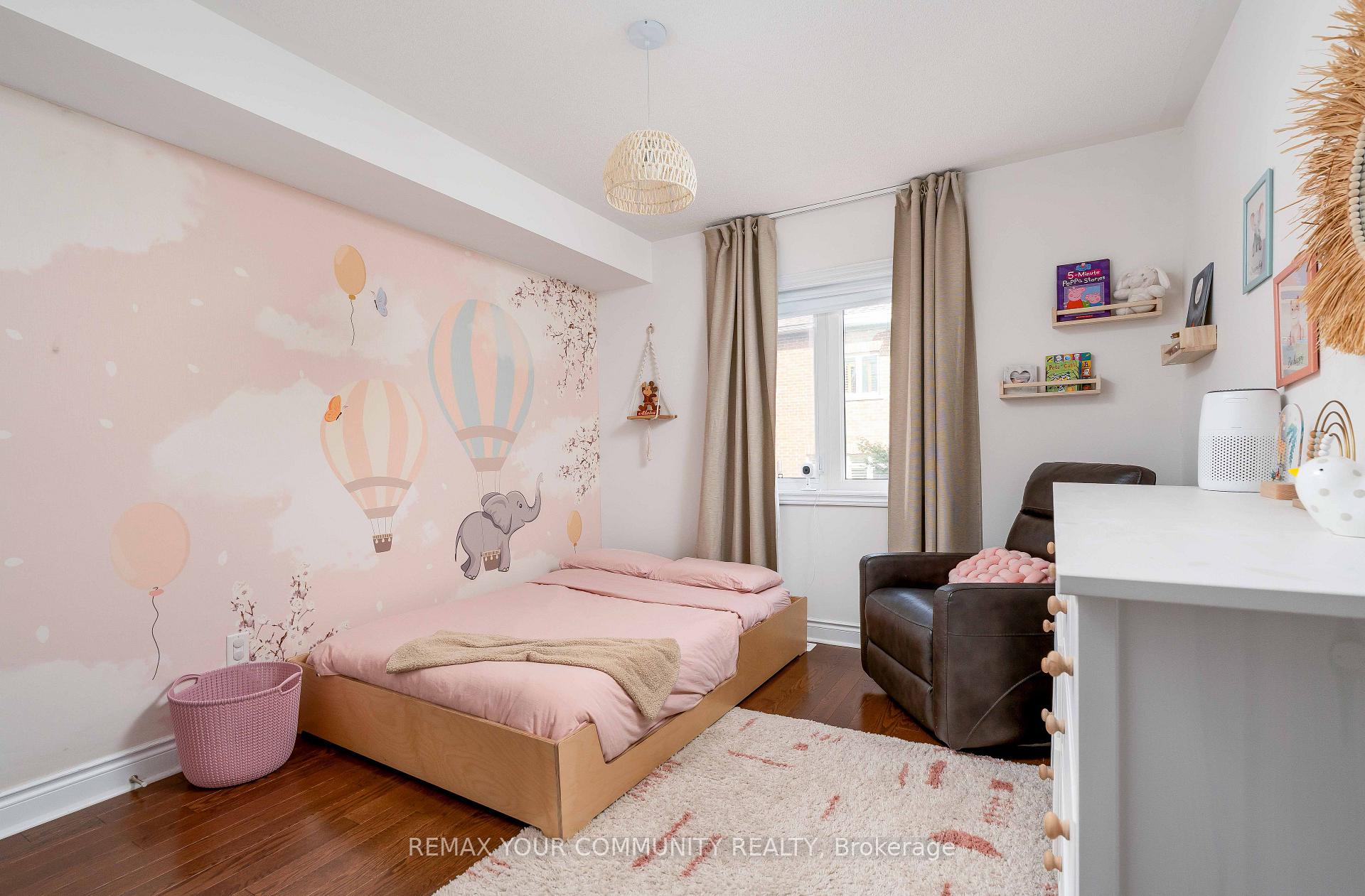Photo 18 of 24 Gala Lane, Etobicoke, Stonegate-Queensway — HOMEH