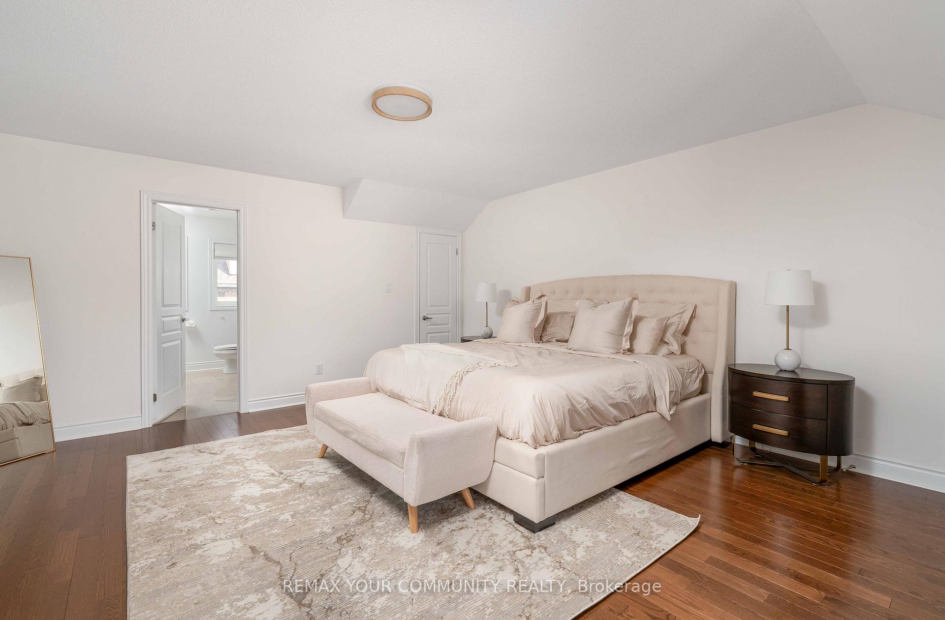 Photo 22 of 24 Gala Lane, Etobicoke, Stonegate-Queensway — HOMEH