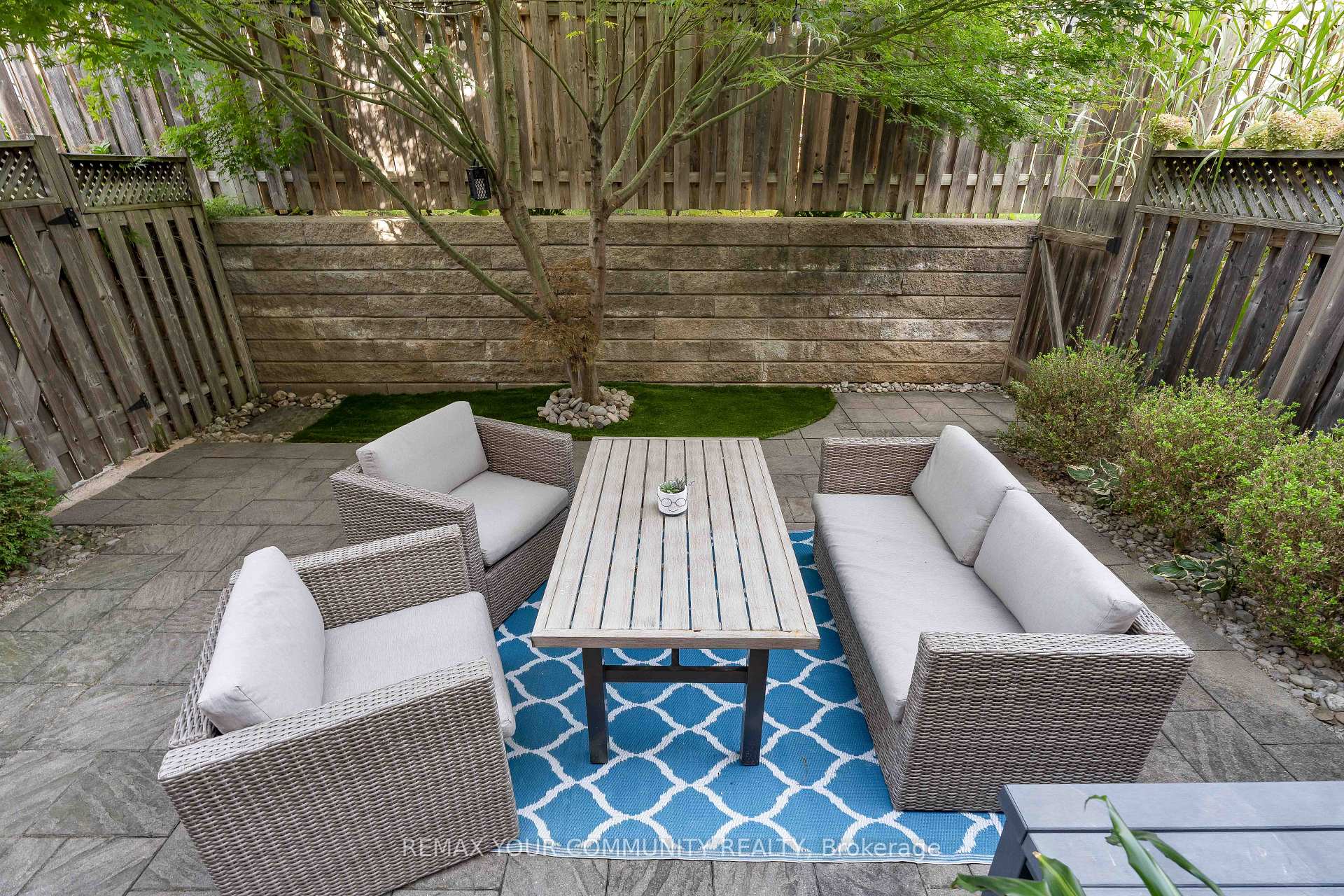 Photo 31 of 24 Gala Lane, Etobicoke, Stonegate-Queensway — HOMEH