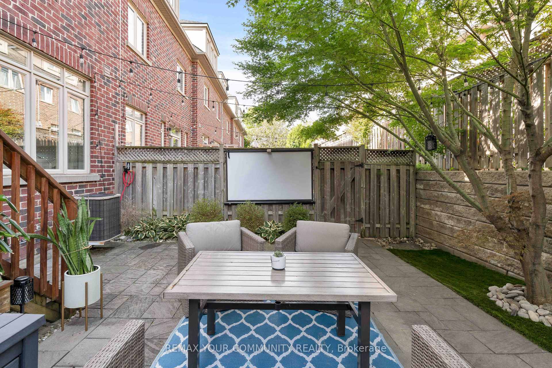Photo 32 of 24 Gala Lane, Etobicoke, Stonegate-Queensway — HOMEH