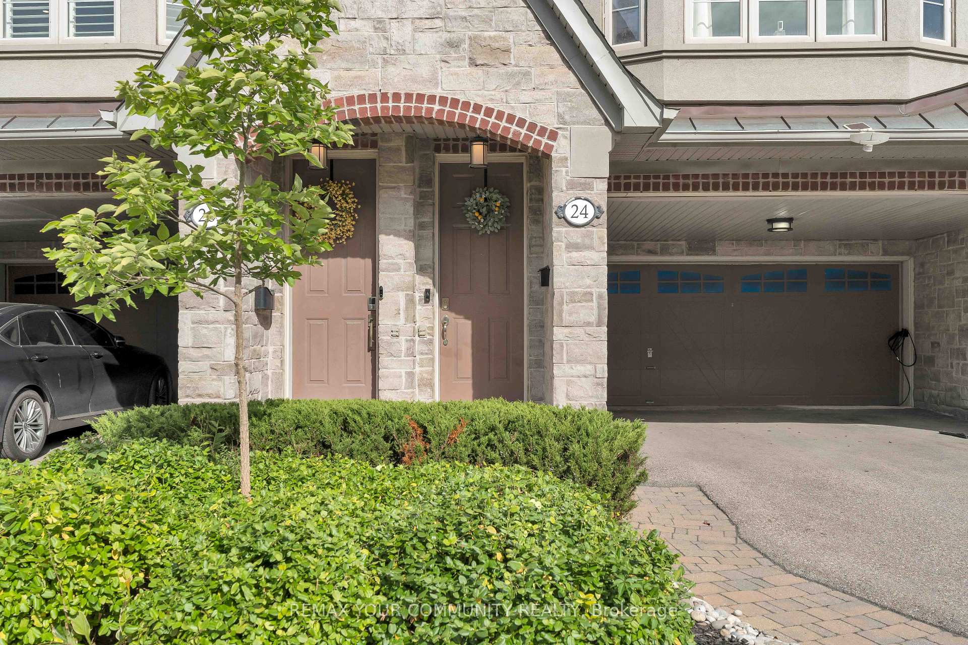 Photo 35 of 24 Gala Lane, Etobicoke, Stonegate-Queensway — HOMEH