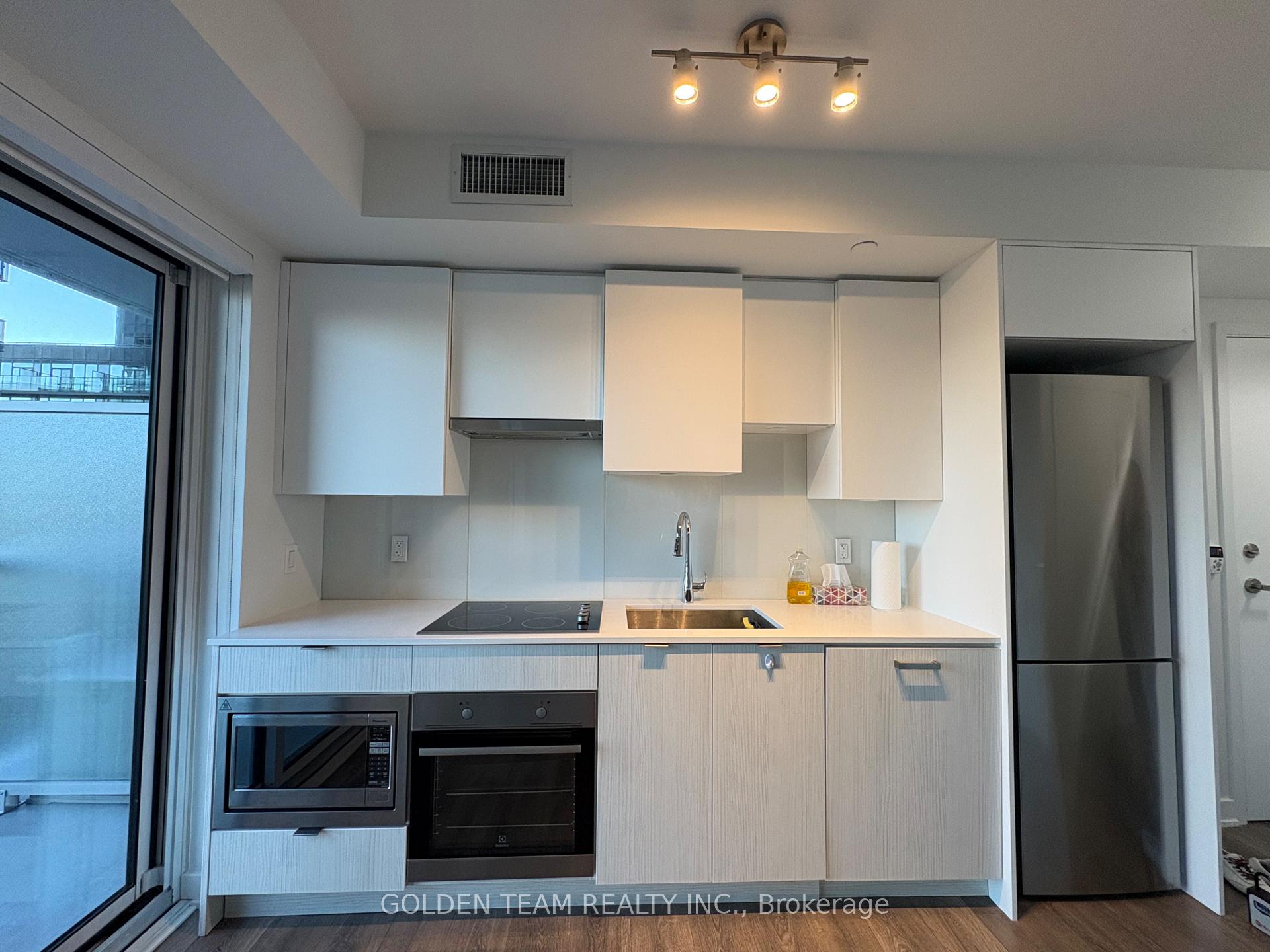 Photo 5 of Unit 3403, 99 Broadway Avenue, Toronto, Mount Pleasant West — HOMEH