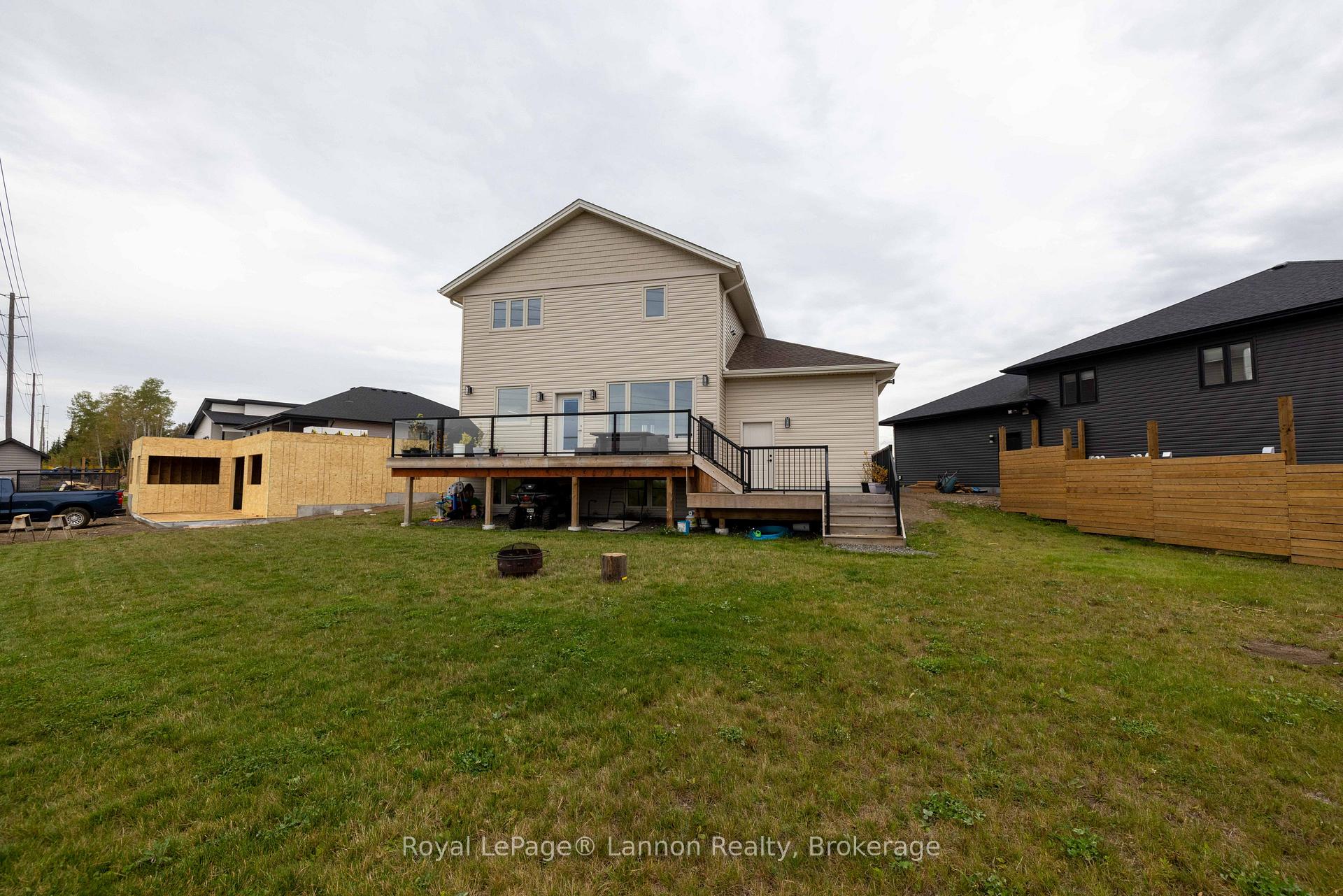 Photo 4 of 721 Topaz Place, Thunder Bay, Dawson Heights — HOMEH