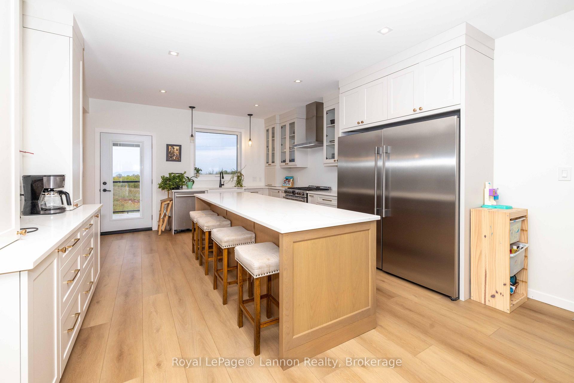Photo 12 of 721 Topaz Place, Thunder Bay, Dawson Heights — HOMEH