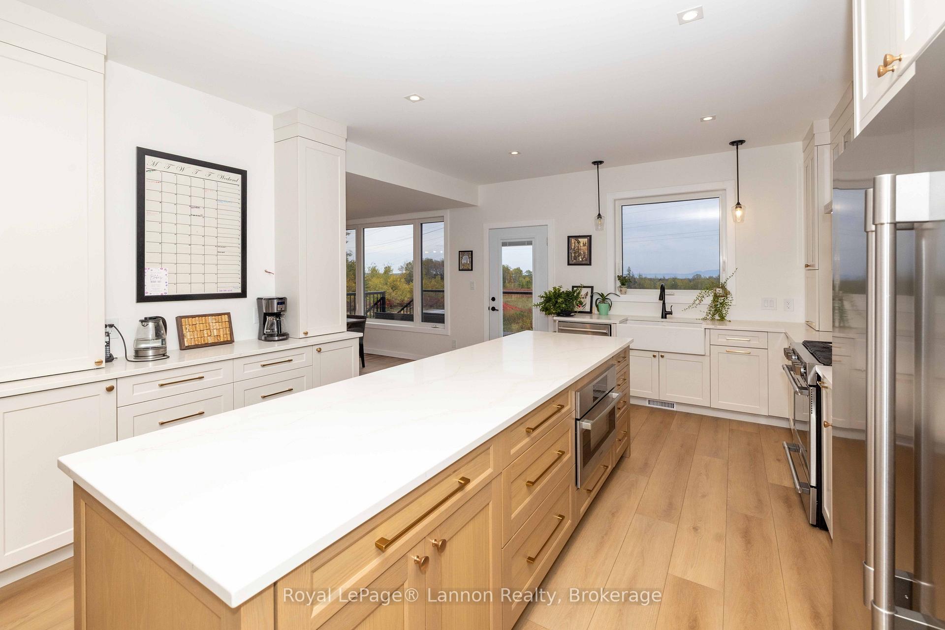 Photo 14 of 721 Topaz Place, Thunder Bay, Dawson Heights — HOMEH