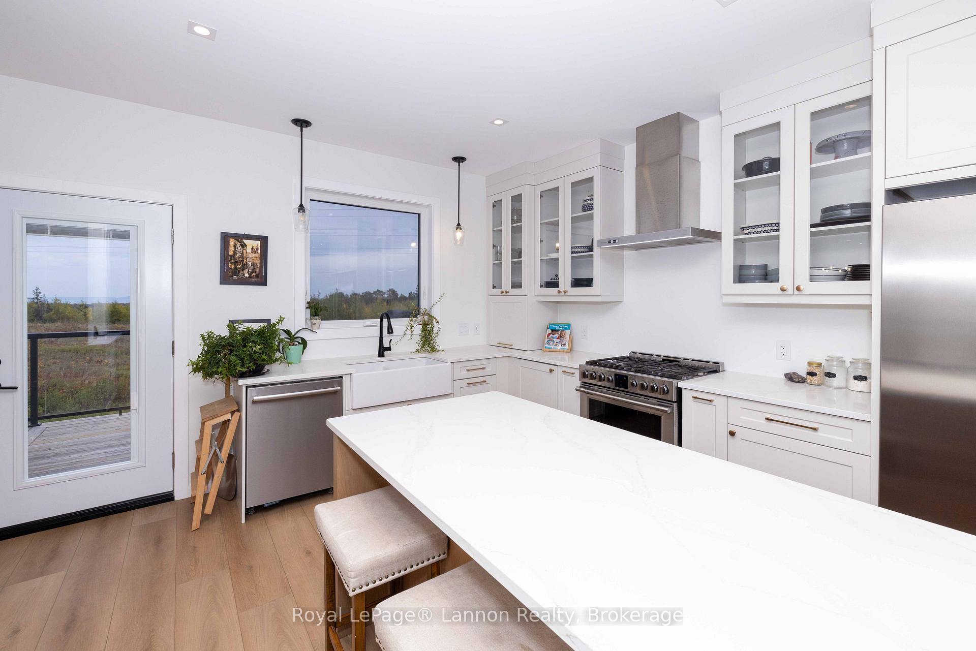 Photo 17 of 721 Topaz Place, Thunder Bay, Dawson Heights — HOMEH
