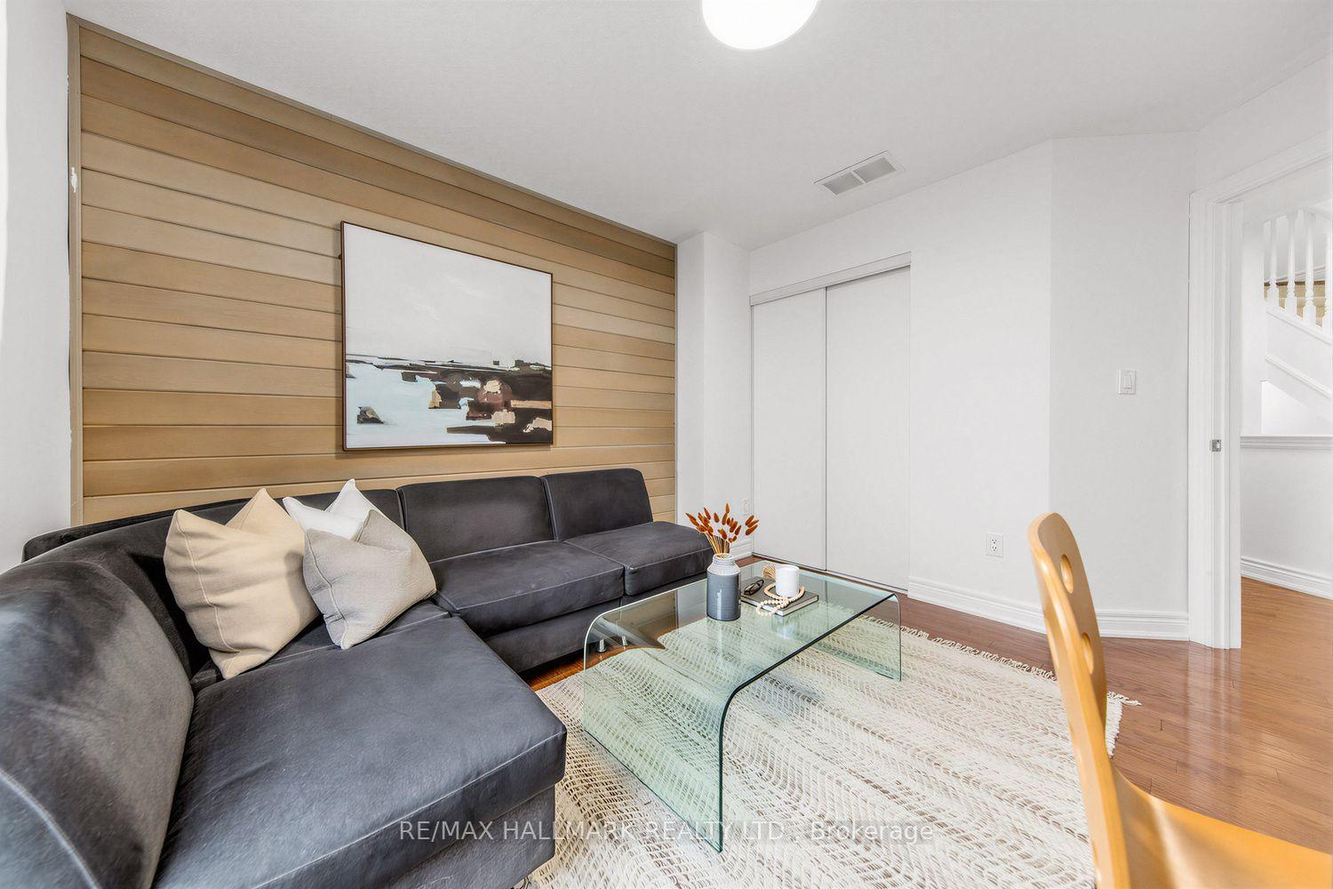 Photo 16 of 34 Fairhead Mews, Toronto, East End-Danforth — HOMEH